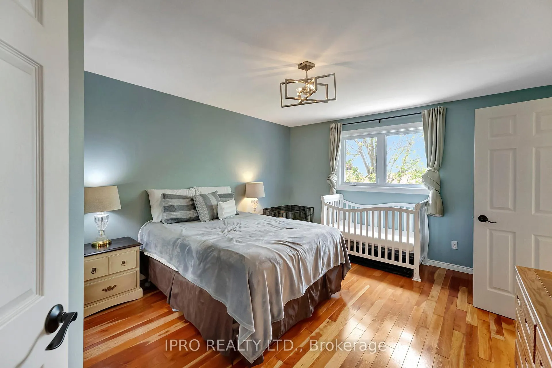 Photo 21 of 28 Celtic Drive, Haldimand — HOMEH