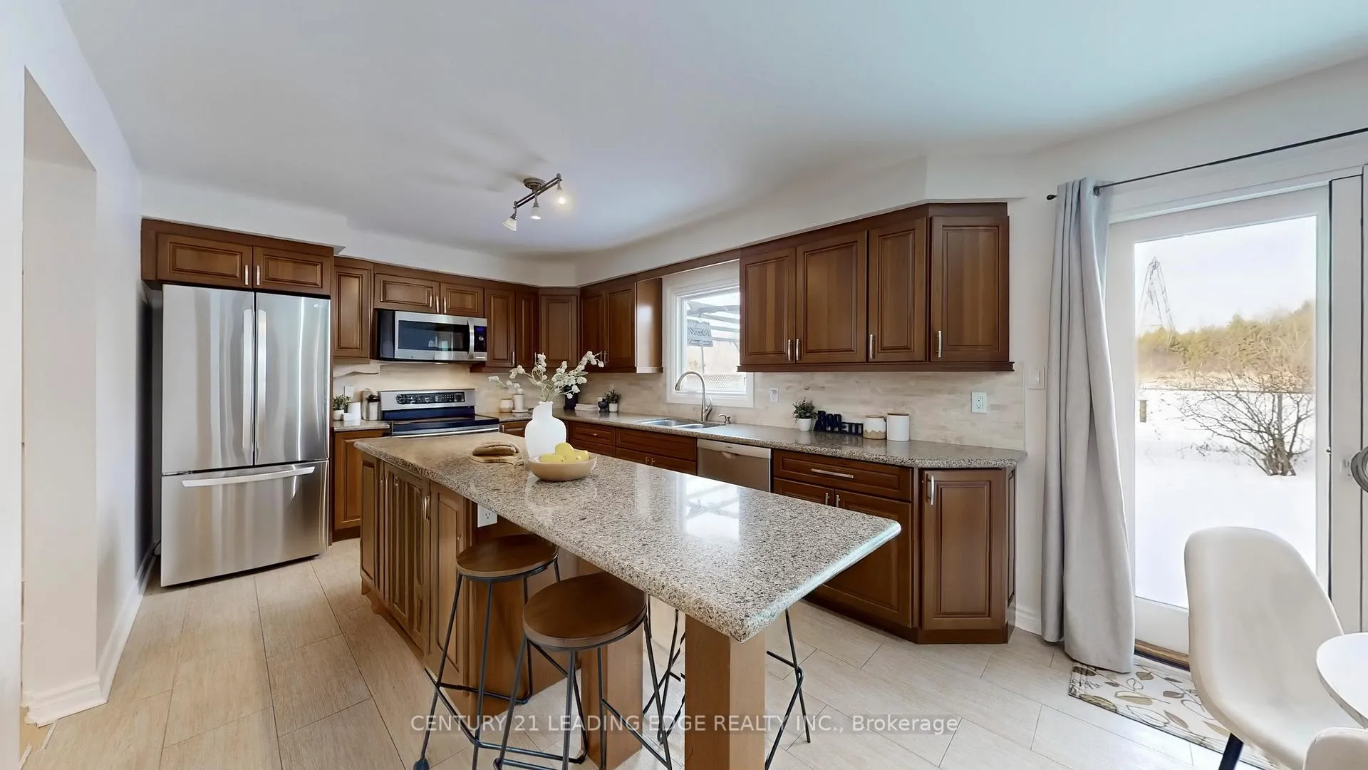 Photo 5 of 692 Amaretto Avenue, Pickering, Amberlea — HOMEH