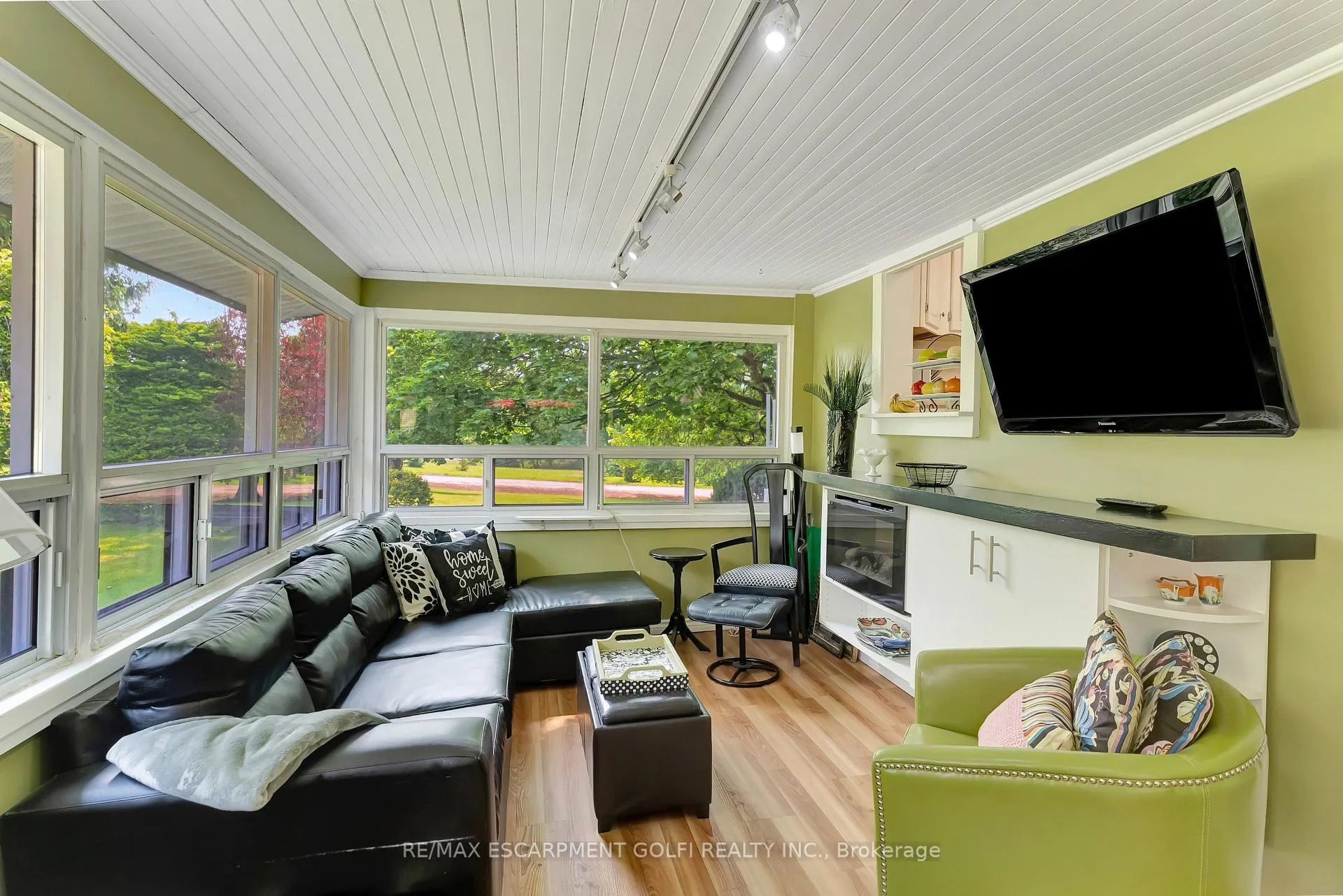 Photo 21 of 303 Highway No 5, Brant, South Dumfries — HOMEH