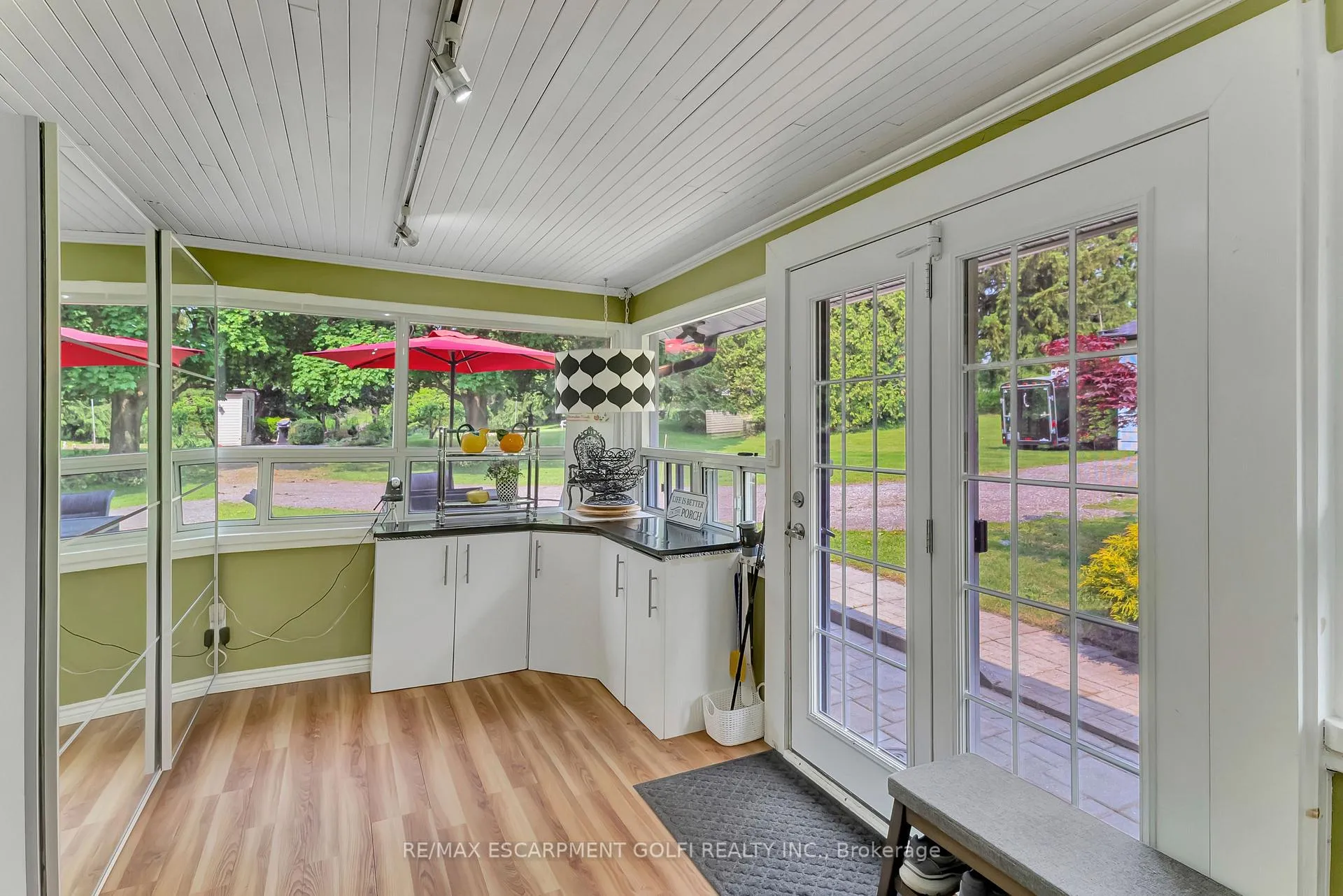 Photo 22 of 303 Highway No 5, Brant, South Dumfries — HOMEH