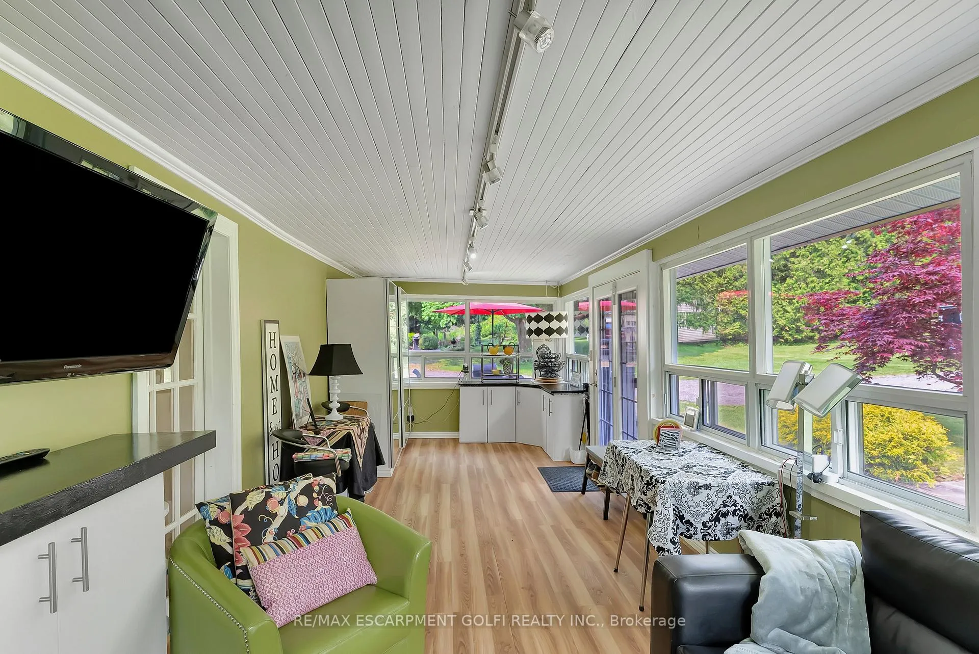 Photo 23 of 303 Highway No 5, Brant, South Dumfries — HOMEH