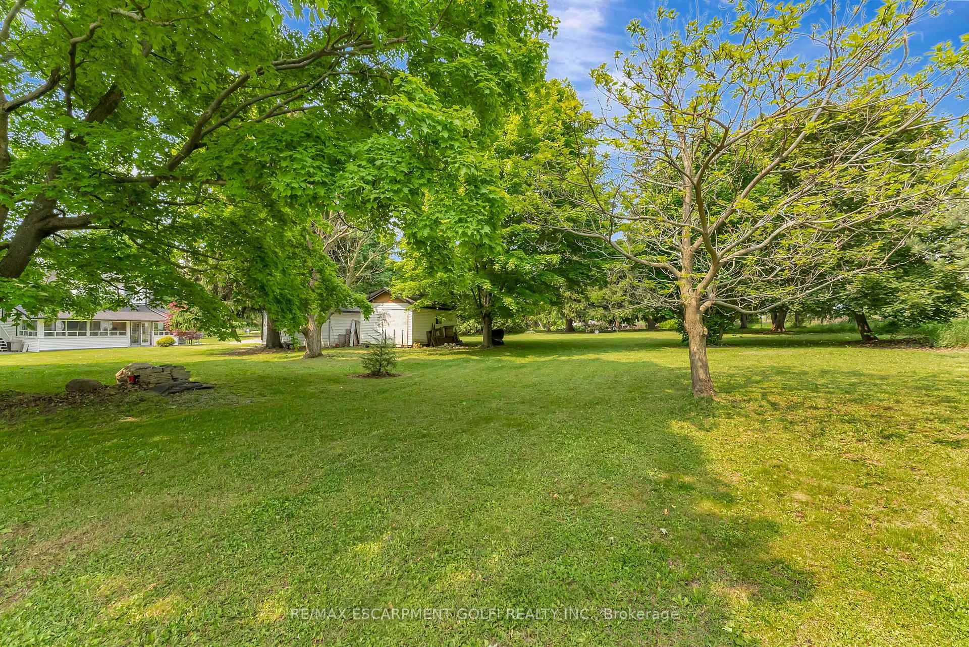 Photo 31 of 303 Highway No 5, Brant, South Dumfries — HOMEH