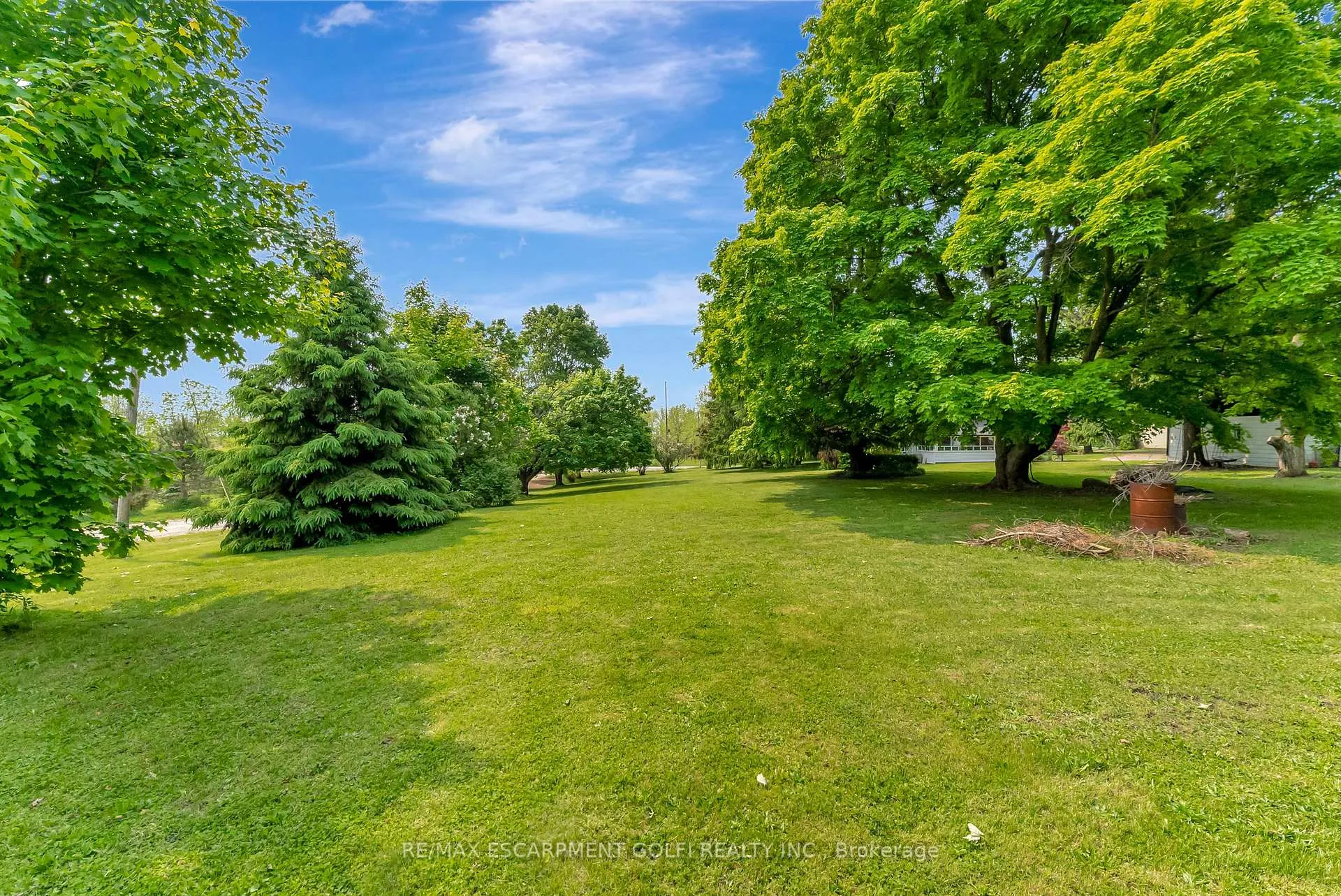 Photo 32 of 303 Highway No 5, Brant, South Dumfries — HOMEH