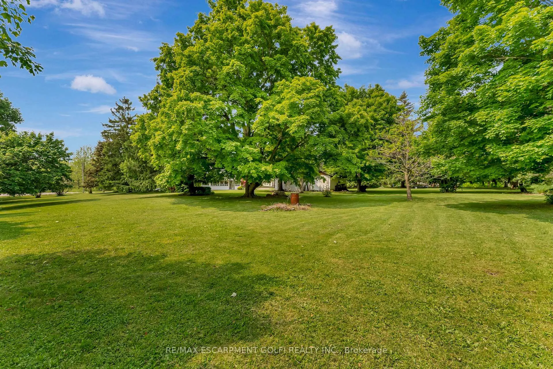 Photo 33 of 303 Highway No 5, Brant, South Dumfries — HOMEH