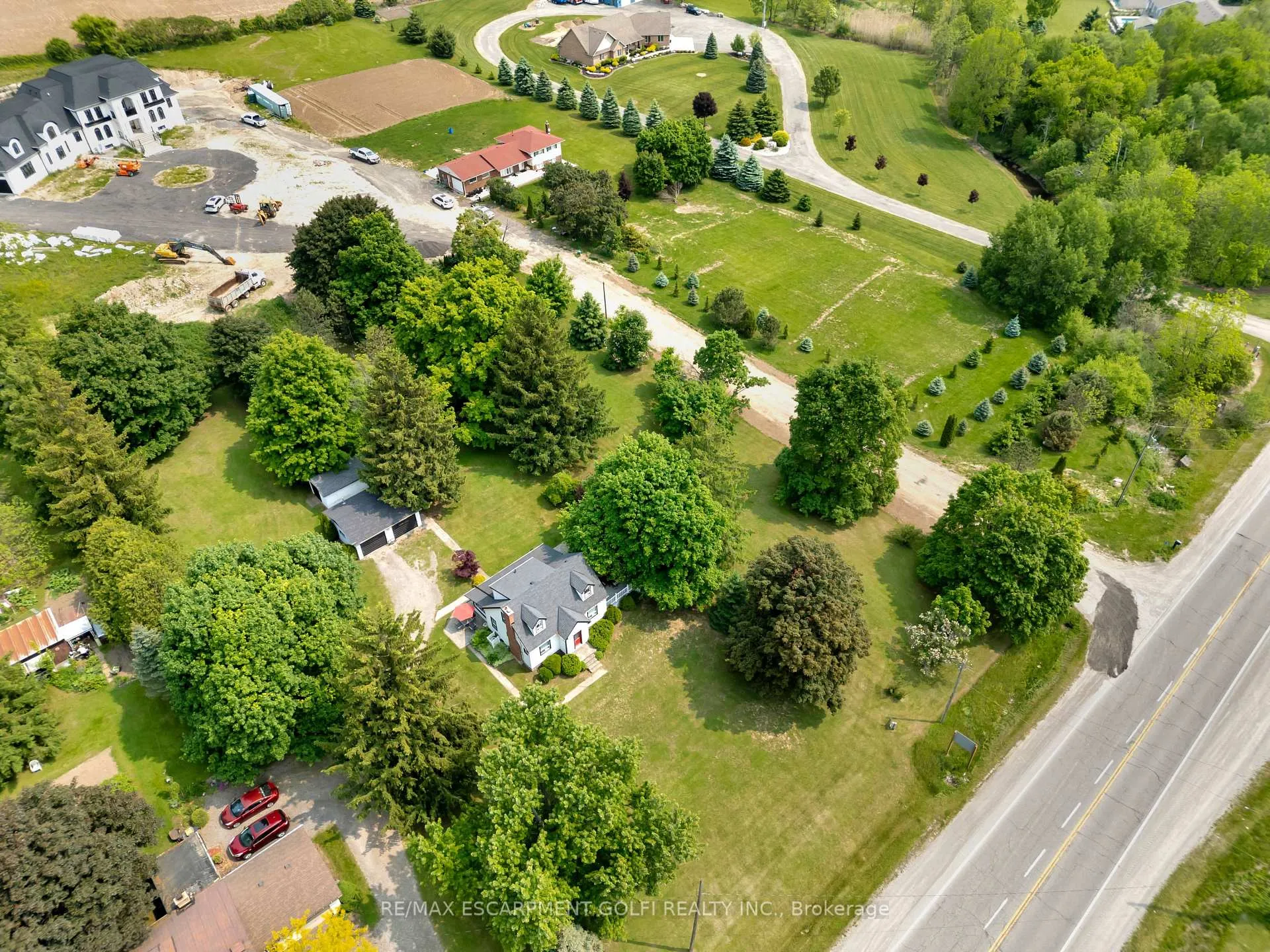 Photo 35 of 303 Highway No 5, Brant, South Dumfries — HOMEH