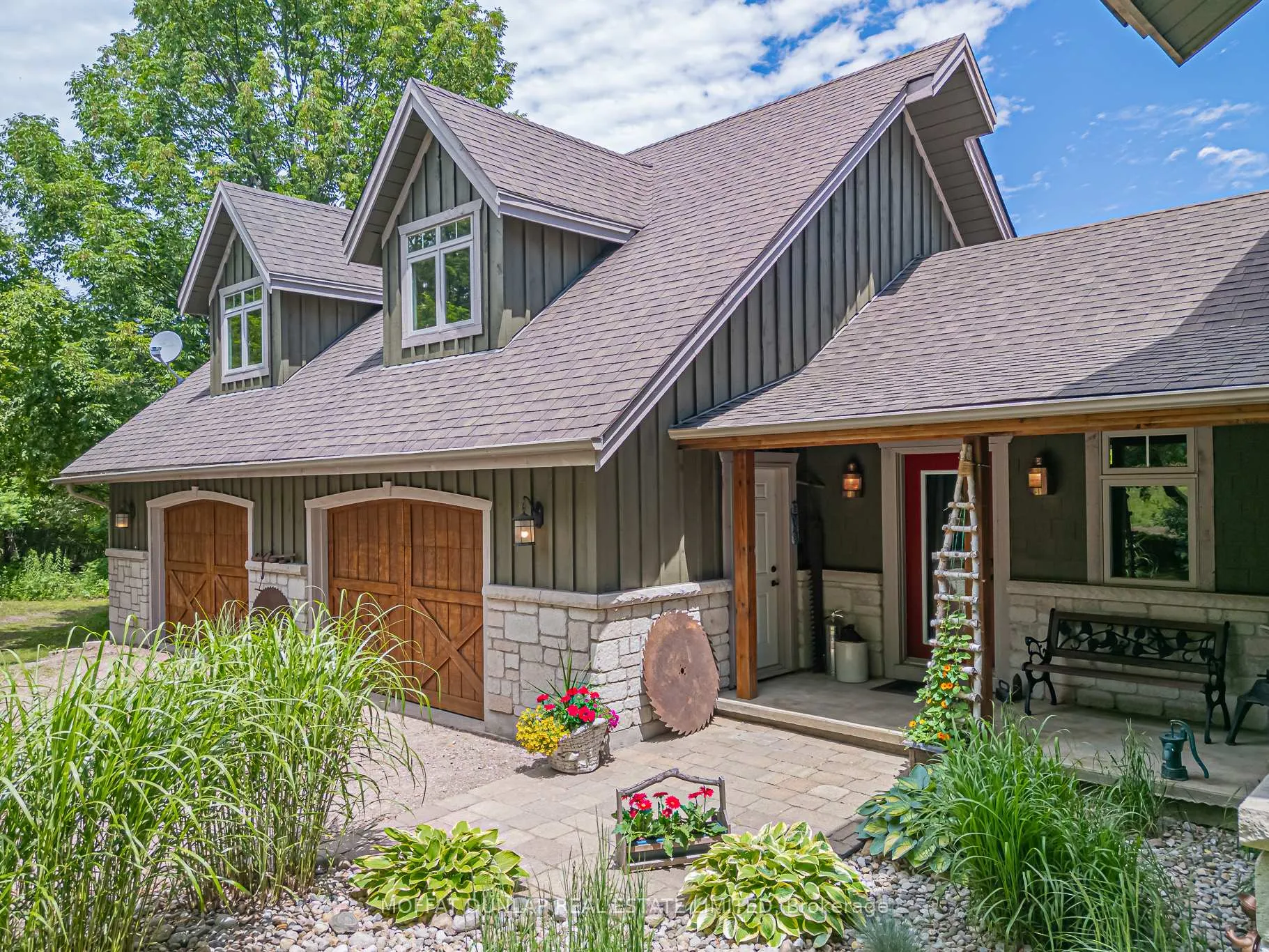 Photo 2 of 1470 Scarlett Line, Springwater, Elmvale — HOMEH