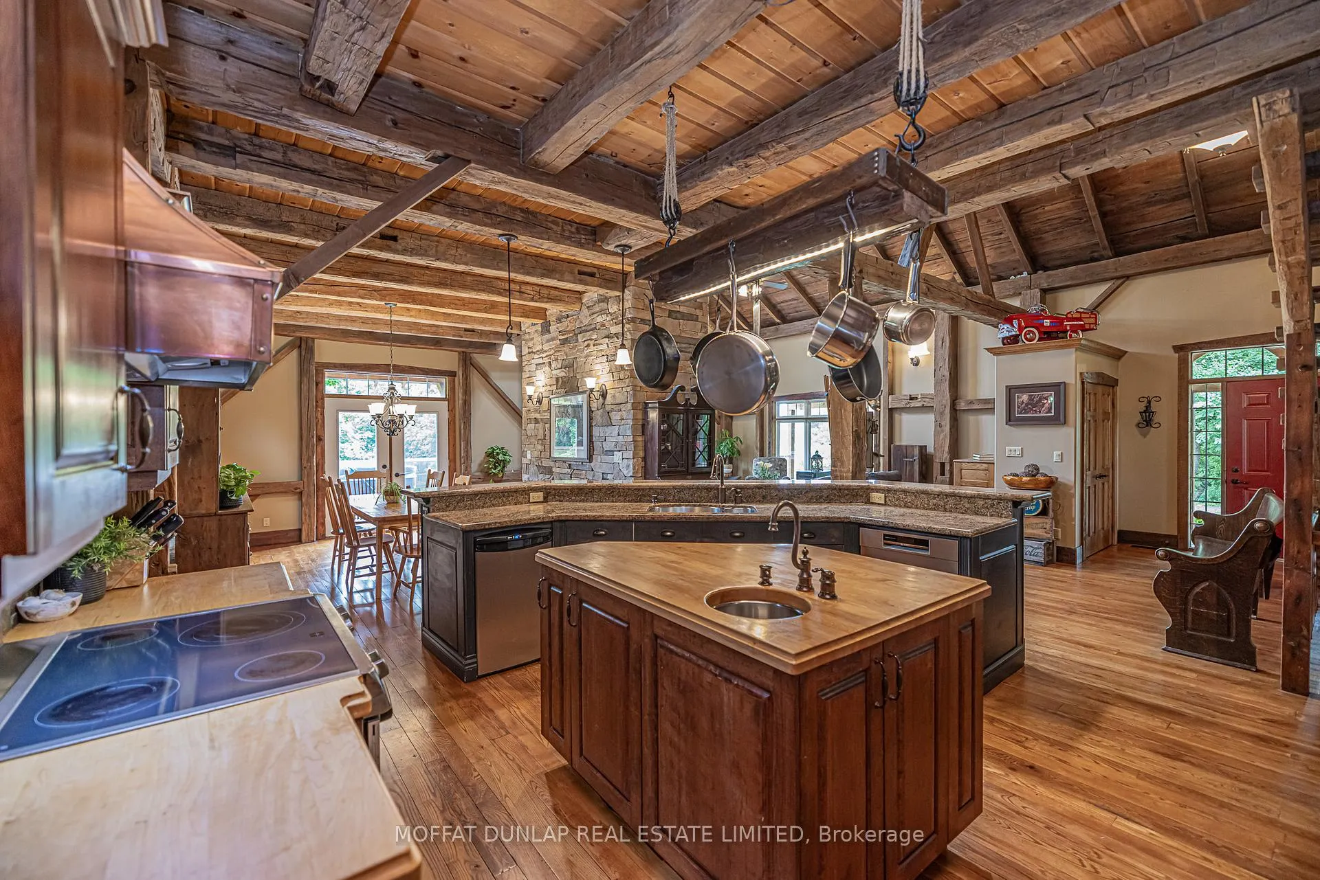 Photo 10 of 1470 Scarlett Line, Springwater, Elmvale — HOMEH