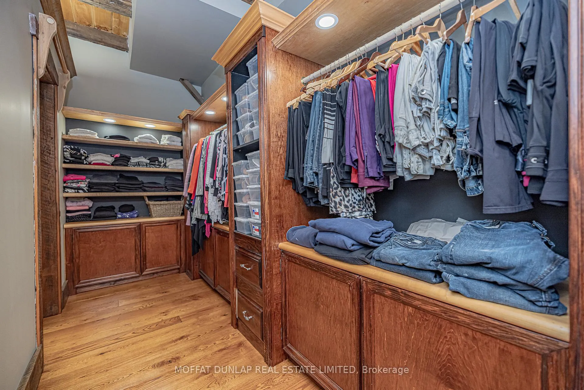 Photo 16 of 1470 Scarlett Line, Springwater, Elmvale — HOMEH