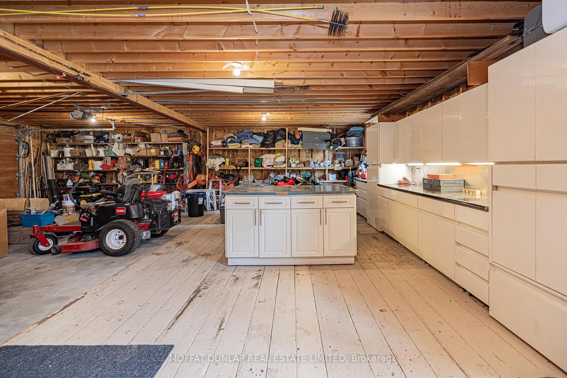 Photo 24 of 1470 Scarlett Line, Springwater, Elmvale — HOMEH