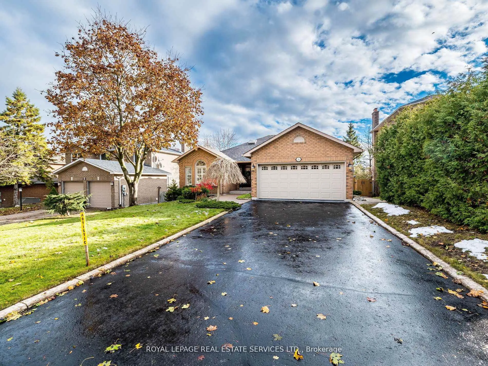 Photo 3 of 8 Macallister Court, Barrie, Letitia Heights — HOMEH