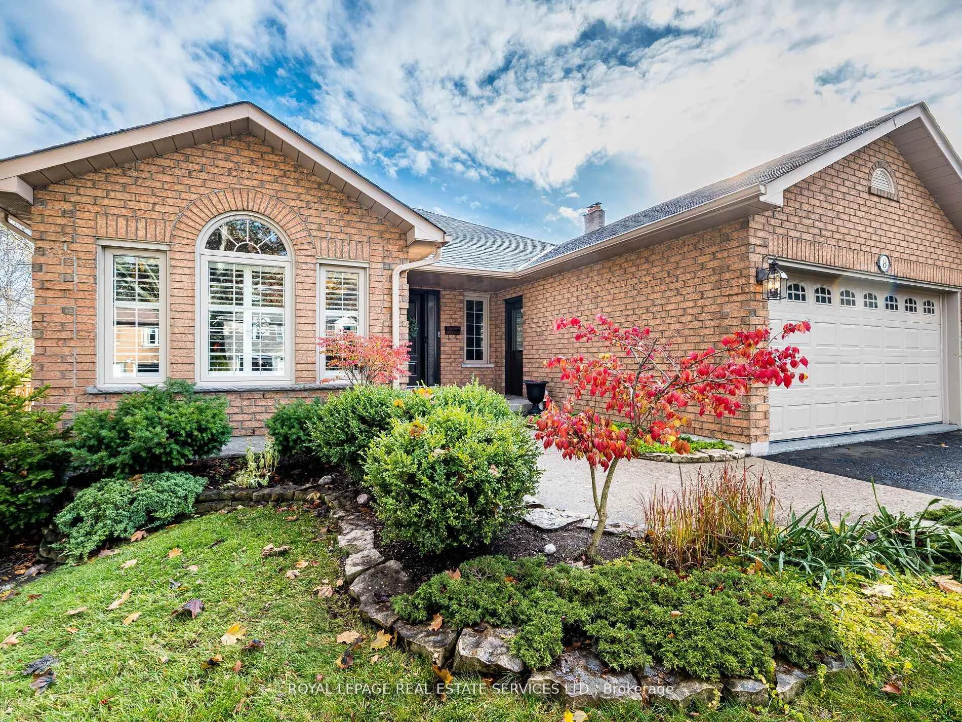 Photo 4 of 8 Macallister Court, Barrie, Letitia Heights — HOMEH