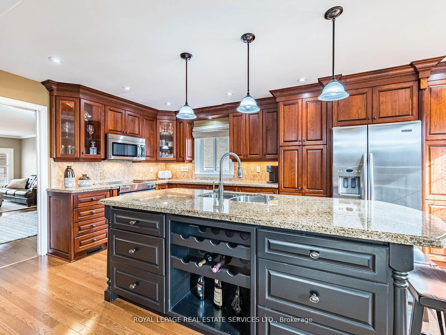 Photo 13 of 8 Macallister Court, Barrie, Letitia Heights — HOMEH