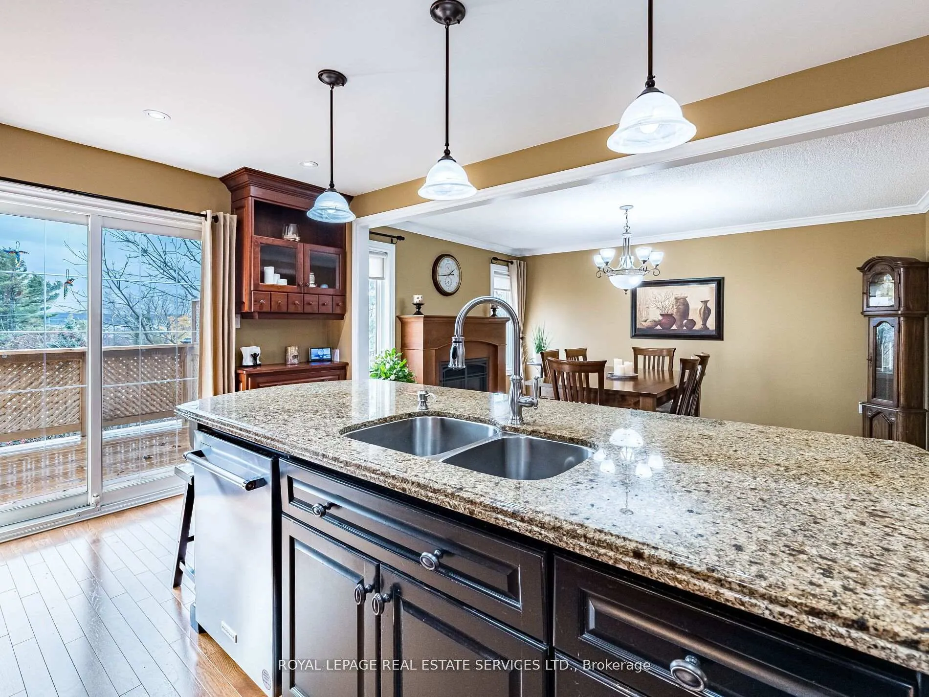 Photo 14 of 8 Macallister Court, Barrie, Letitia Heights — HOMEH