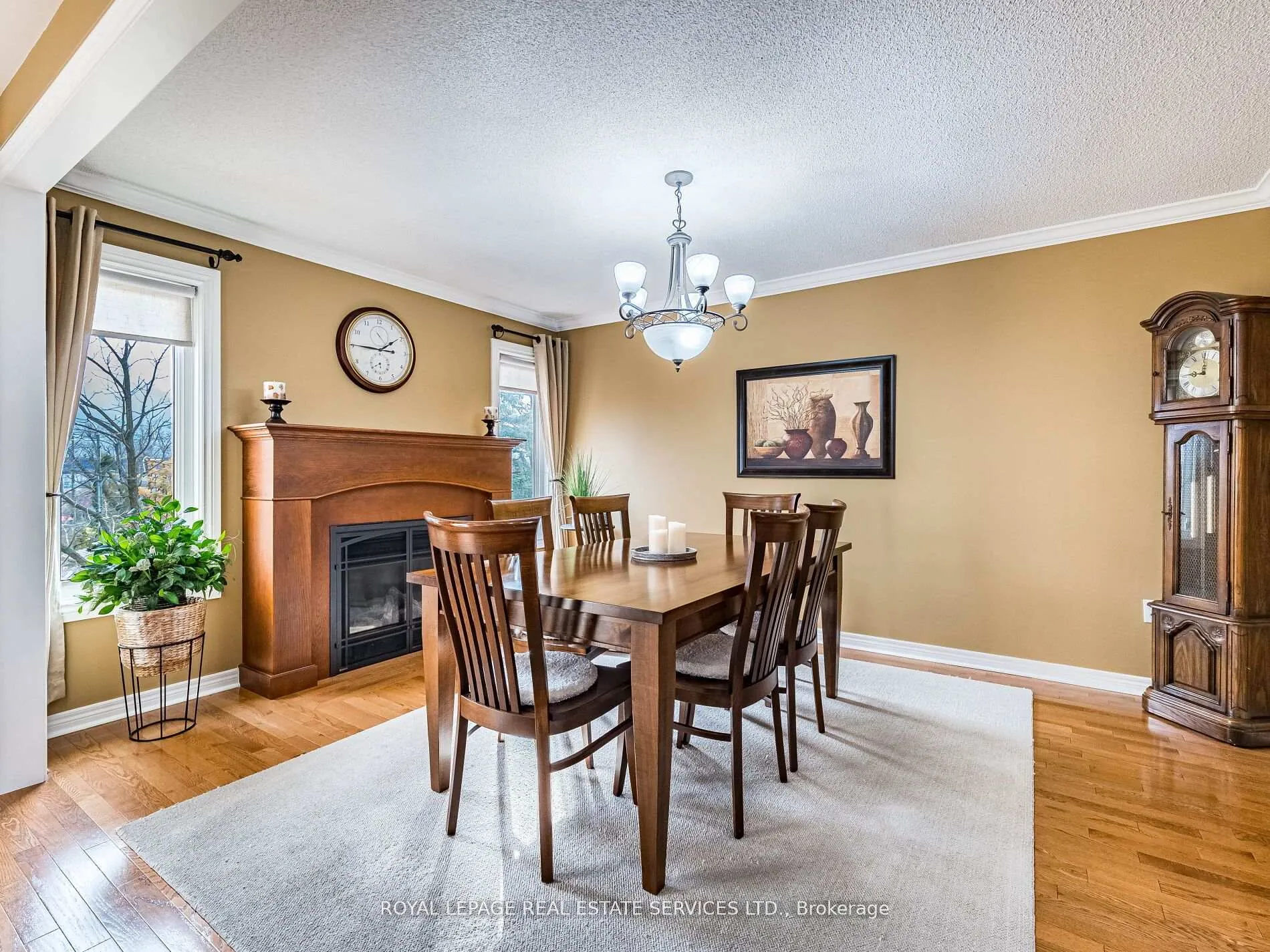 Photo 18 of 8 Macallister Court, Barrie, Letitia Heights — HOMEH