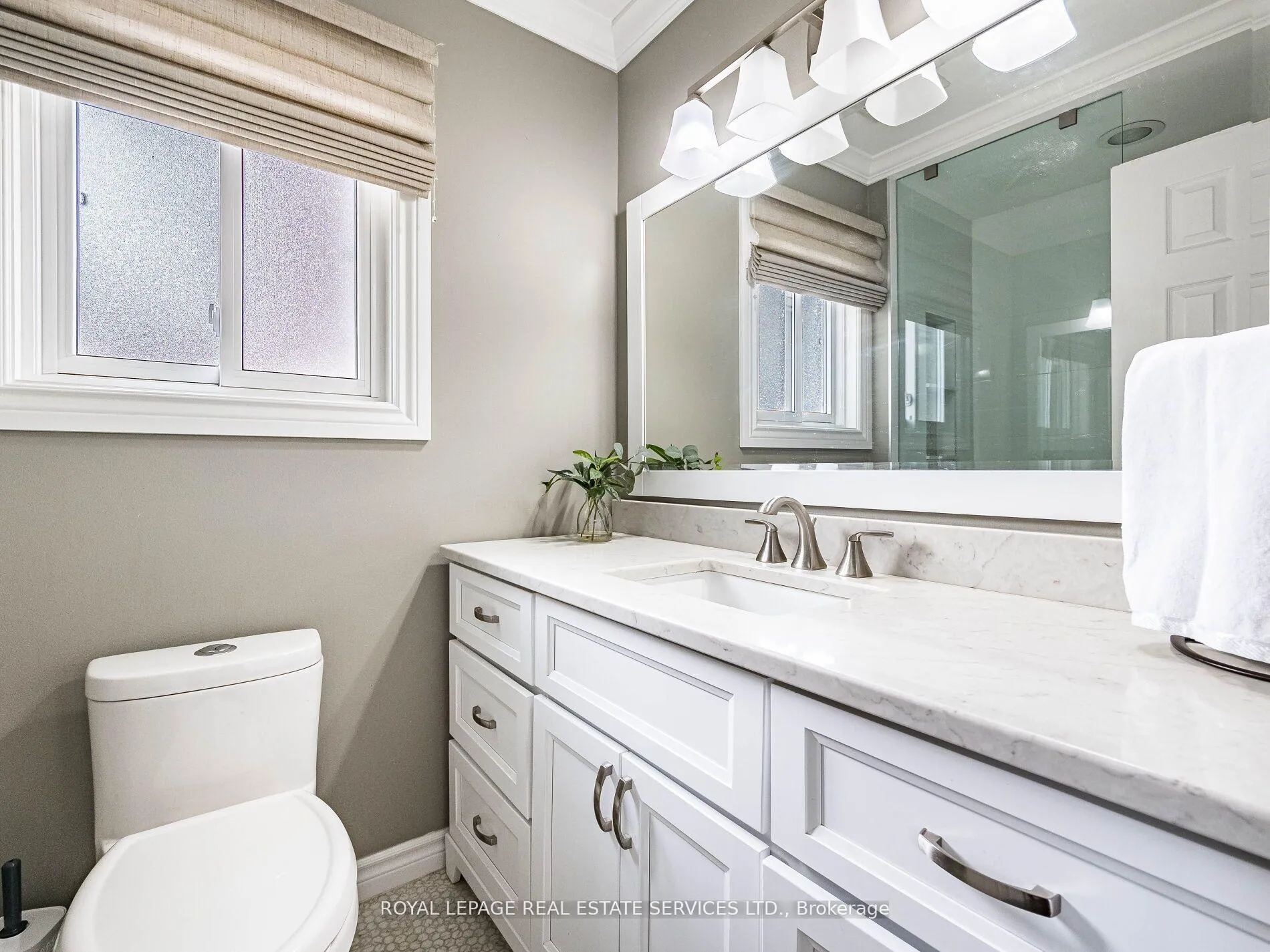 Photo 22 of 8 Macallister Court, Barrie, Letitia Heights — HOMEH