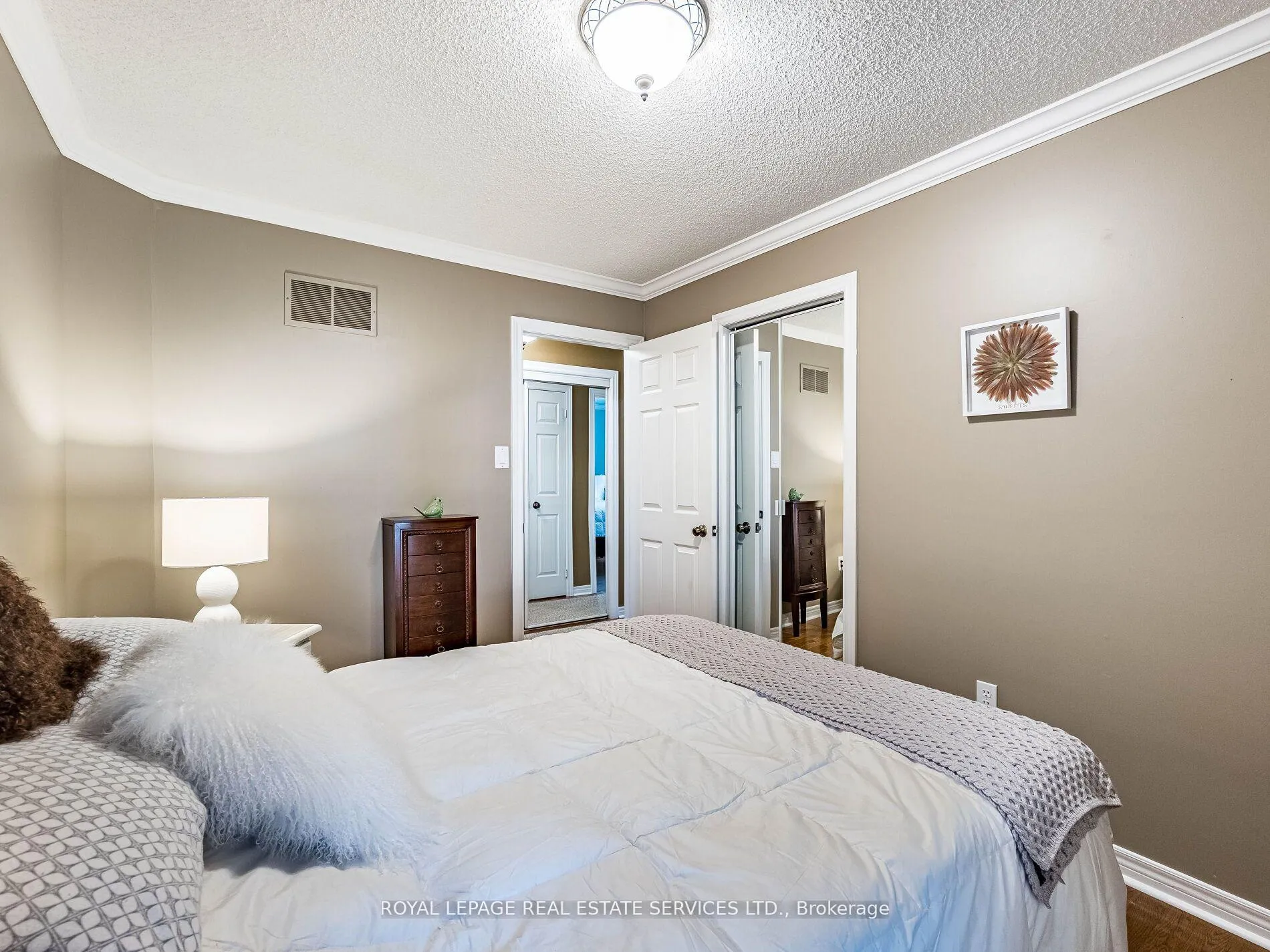 Photo 25 of 8 Macallister Court, Barrie, Letitia Heights — HOMEH