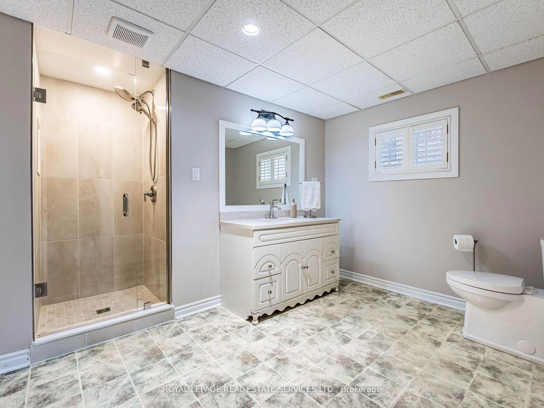 Photo 35 of 8 Macallister Court, Barrie, Letitia Heights — HOMEH