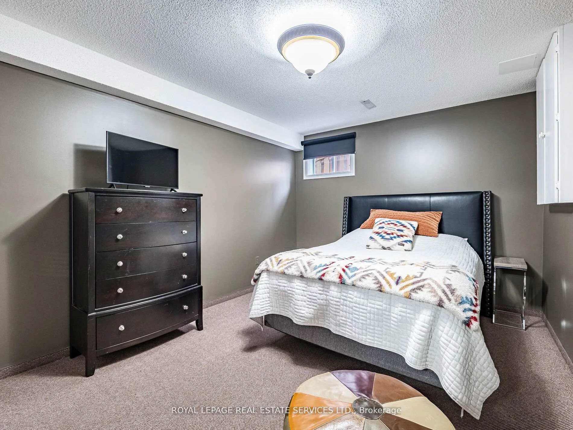 Photo 36 of 8 Macallister Court, Barrie, Letitia Heights — HOMEH