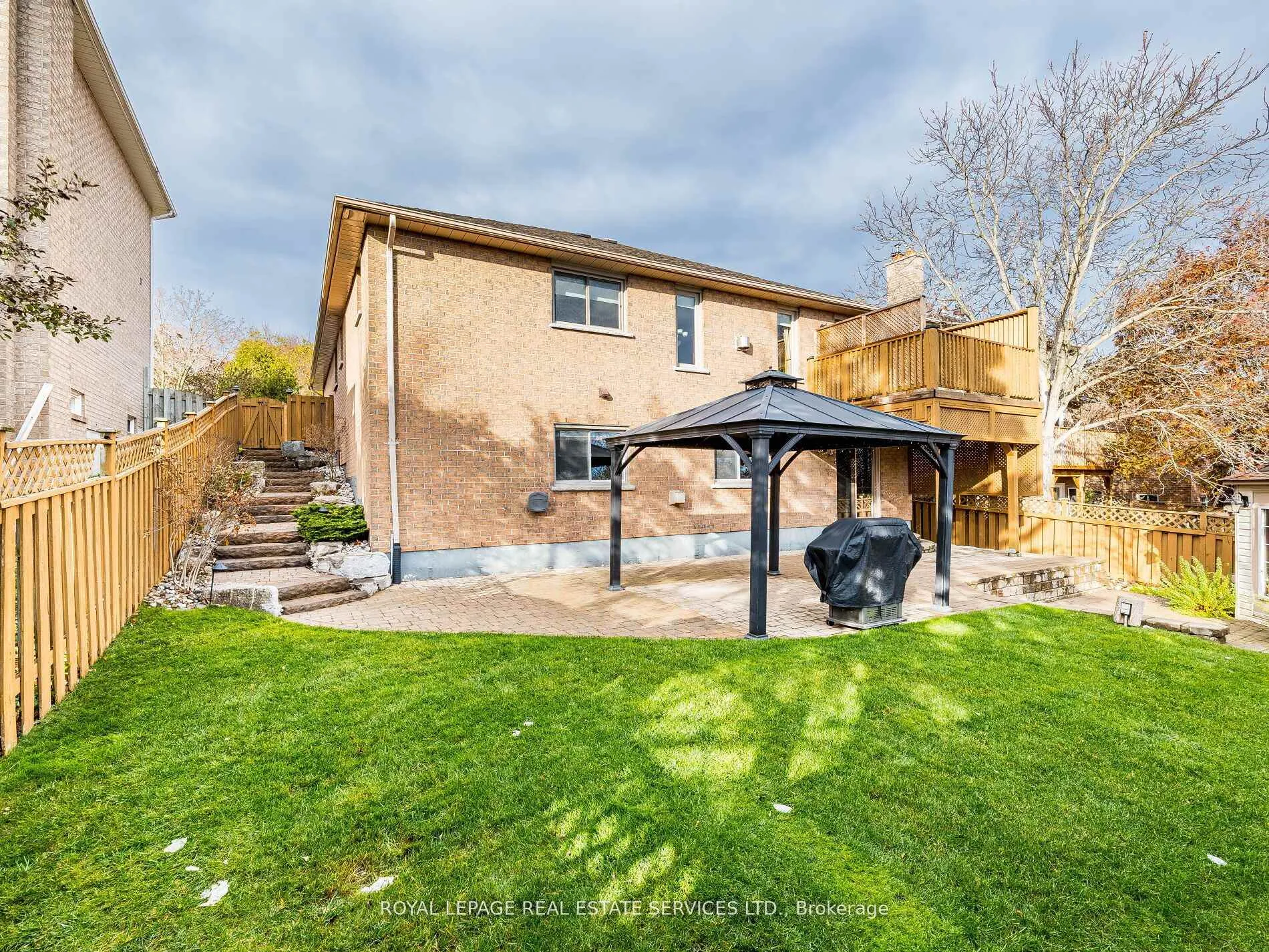 Photo 41 of 8 Macallister Court, Barrie, Letitia Heights — HOMEH