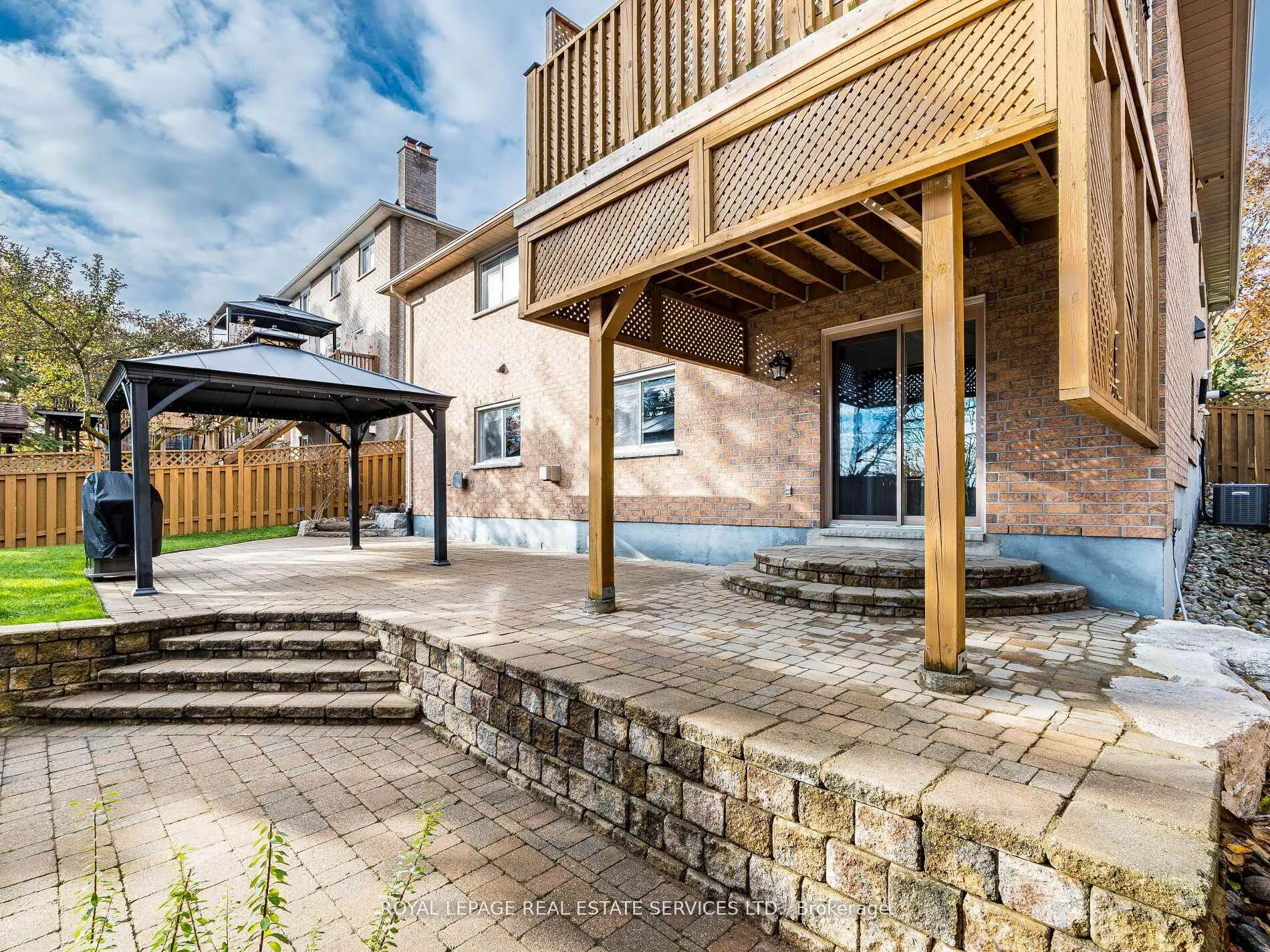 Photo 43 of 8 Macallister Court, Barrie, Letitia Heights — HOMEH
