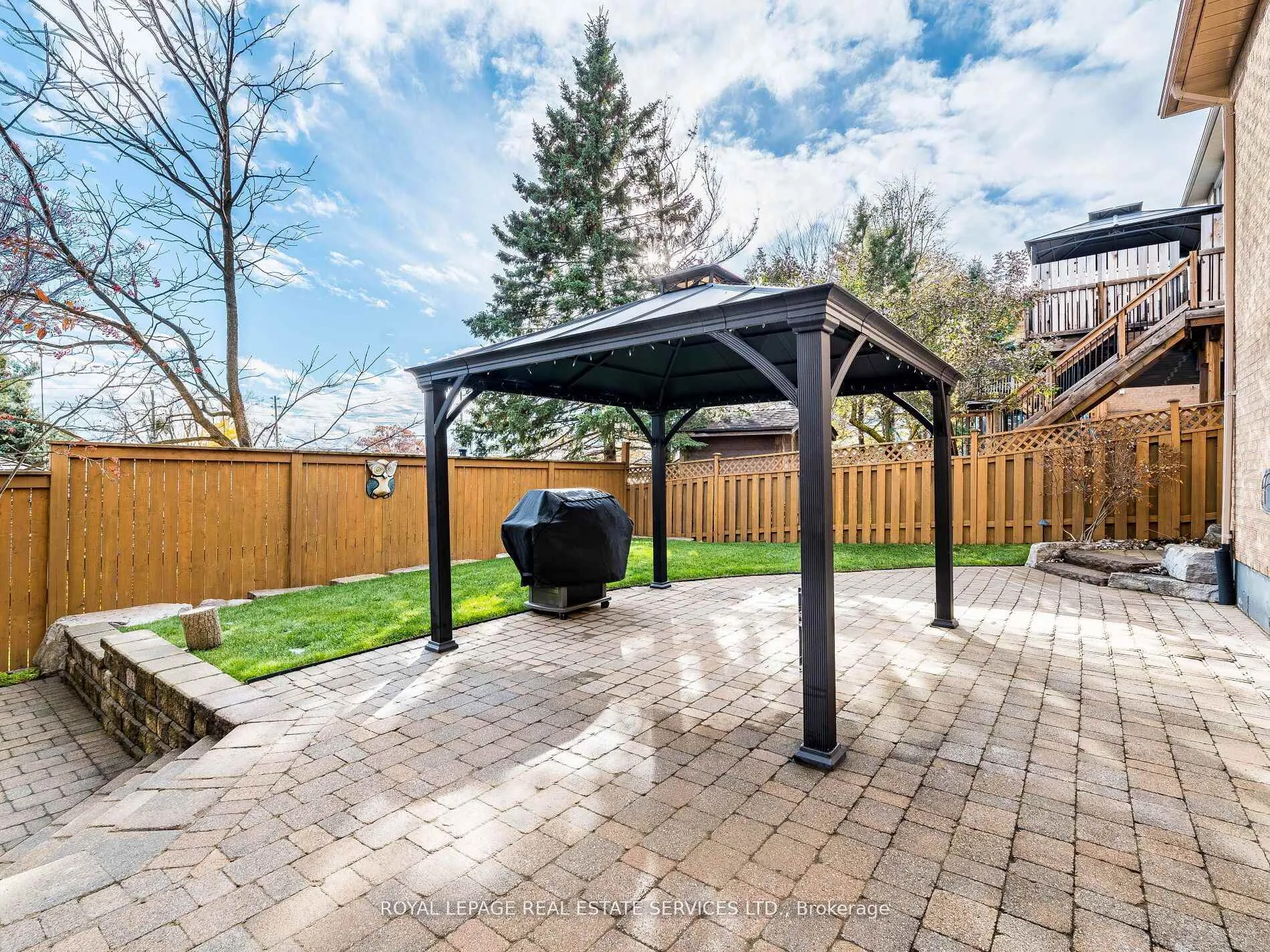 Photo 45 of 8 Macallister Court, Barrie, Letitia Heights — HOMEH