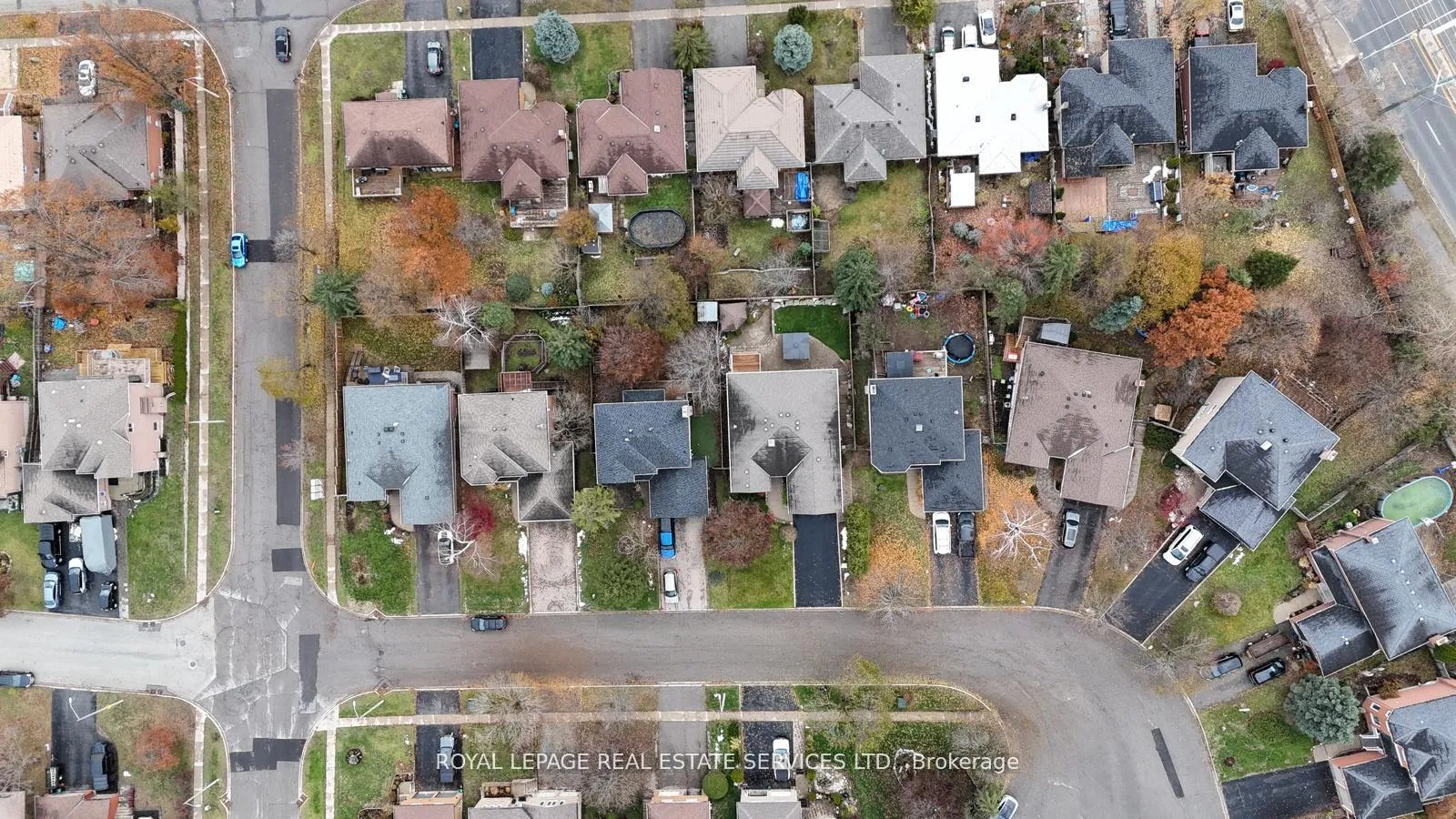 Photo 49 of 8 Macallister Court, Barrie, Letitia Heights — HOMEH