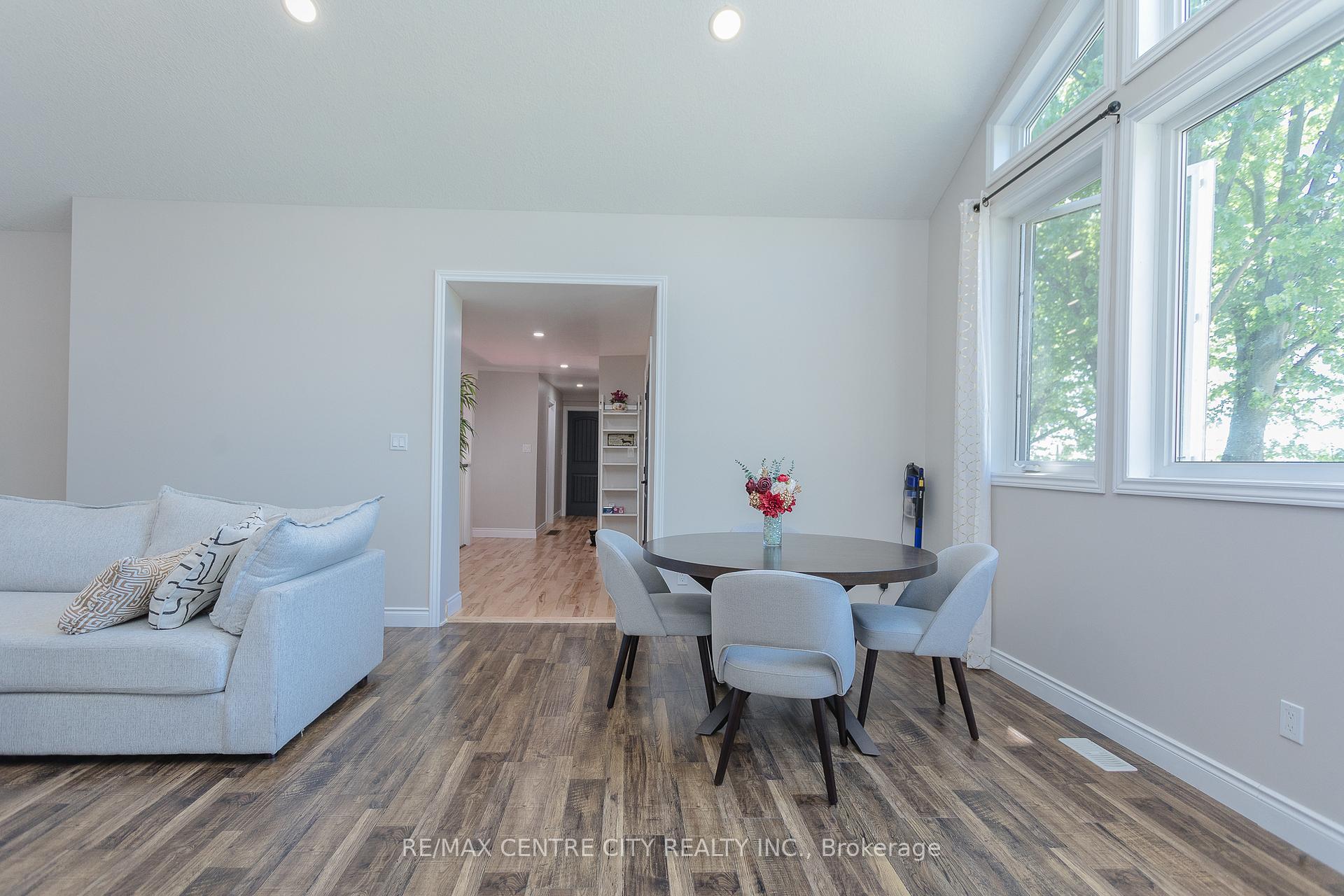 Photo 16 of 45024 Talbot Line, Central Elgin, Rural Central Elgin — HOMEH