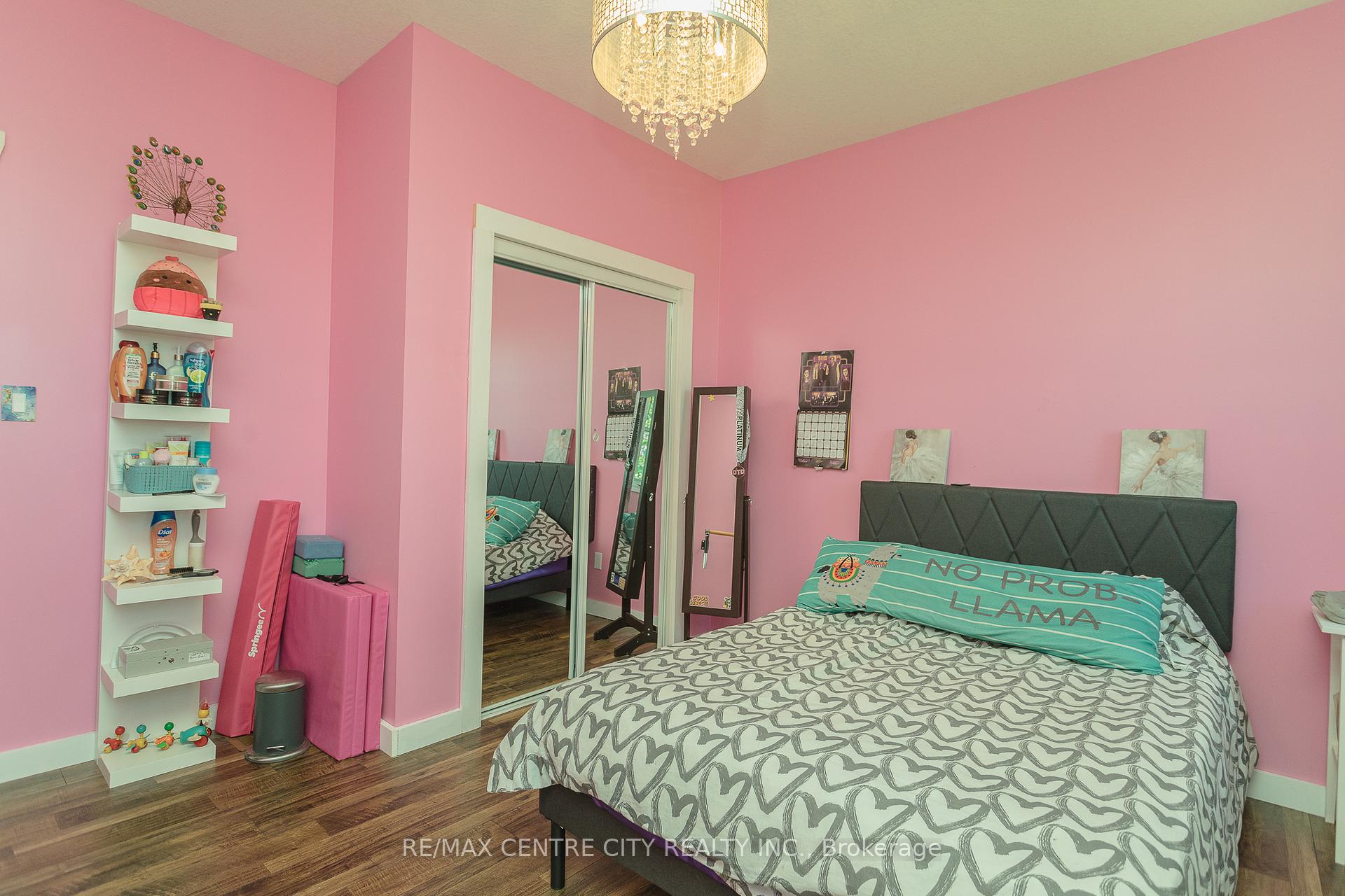 Photo 23 of 45024 Talbot Line, Central Elgin, Rural Central Elgin — HOMEH