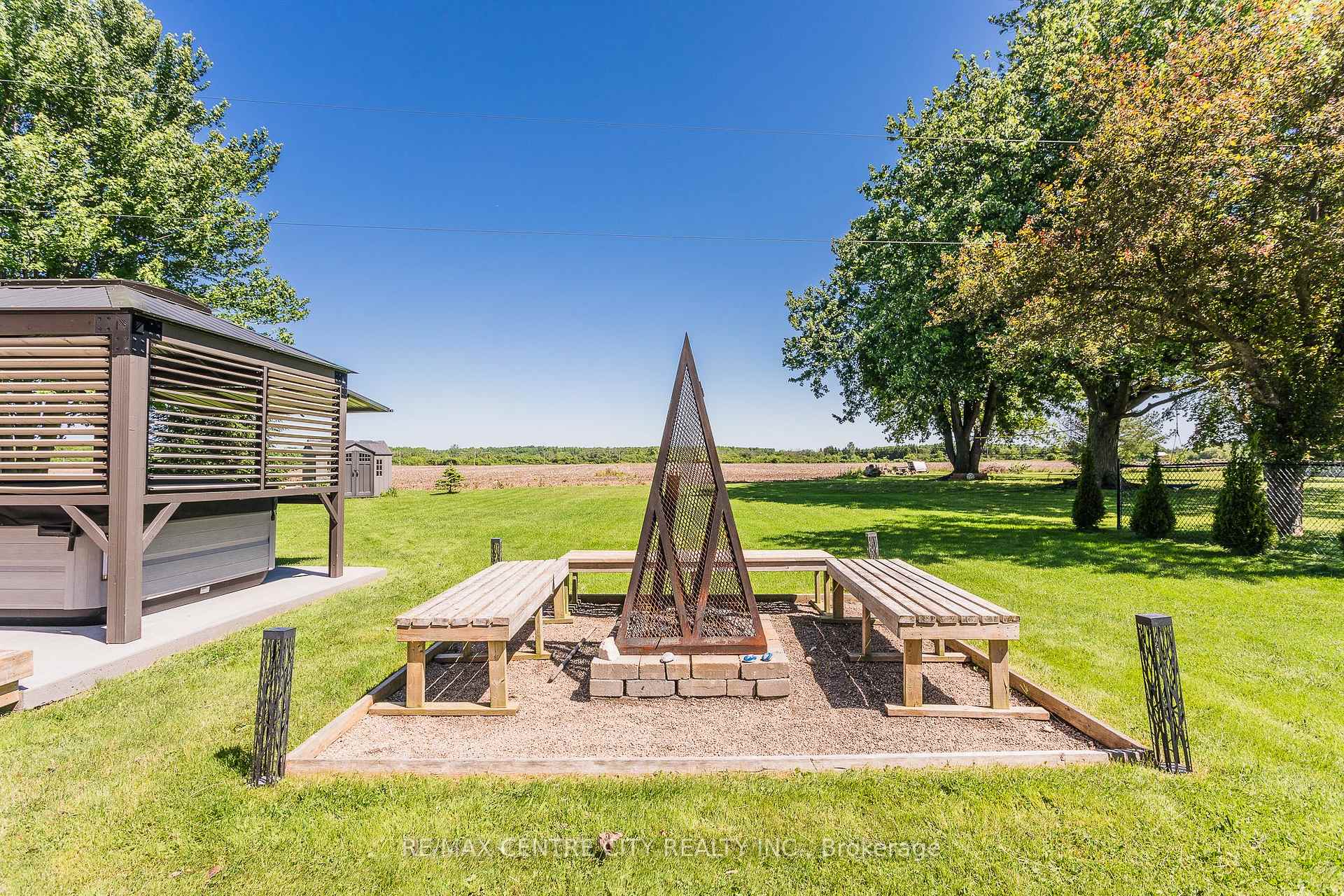 Photo 32 of 45024 Talbot Line, Central Elgin, Rural Central Elgin — HOMEH