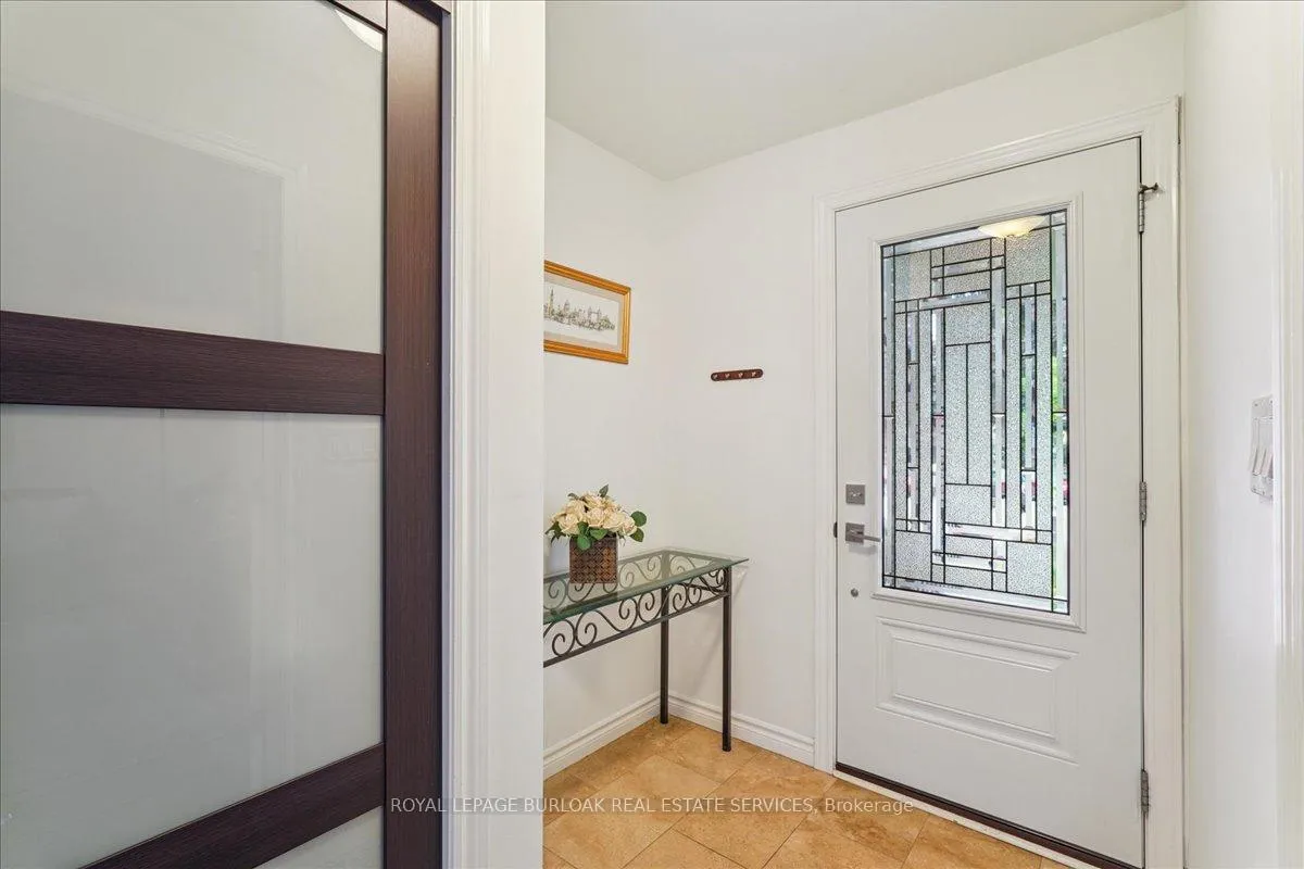 Photo 9 of 510 Fenwick Place, Burlington, Roseland — HOMEH