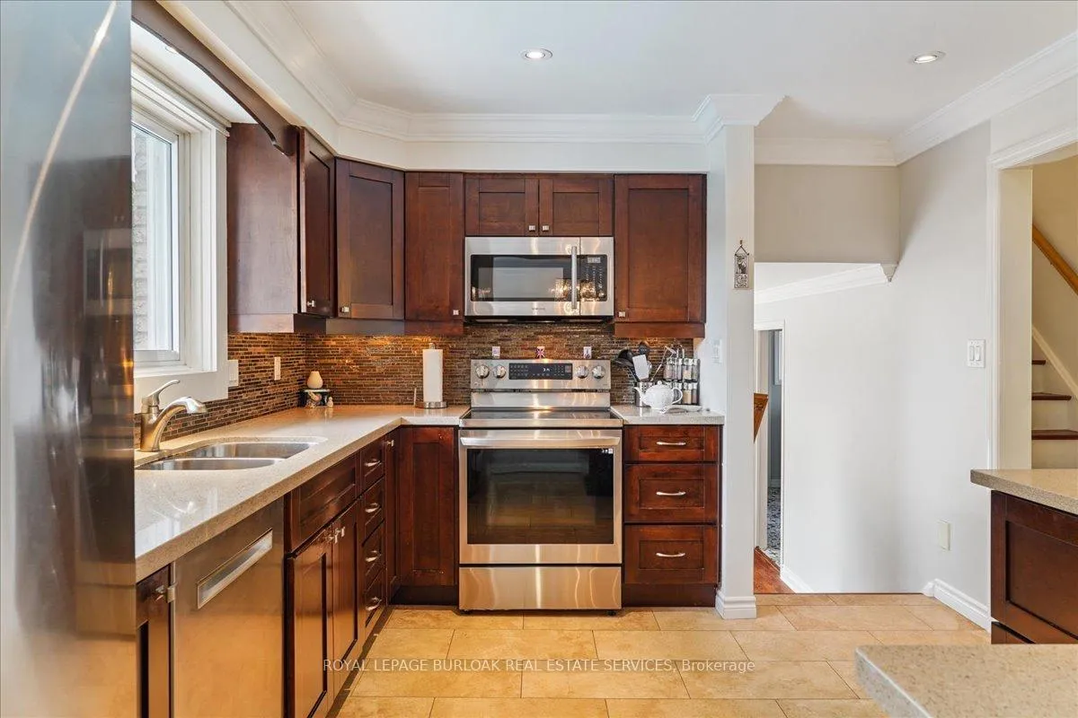 Photo 14 of 510 Fenwick Place, Burlington, Roseland — HOMEH