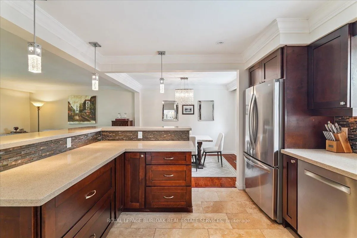 Photo 15 of 510 Fenwick Place, Burlington, Roseland — HOMEH