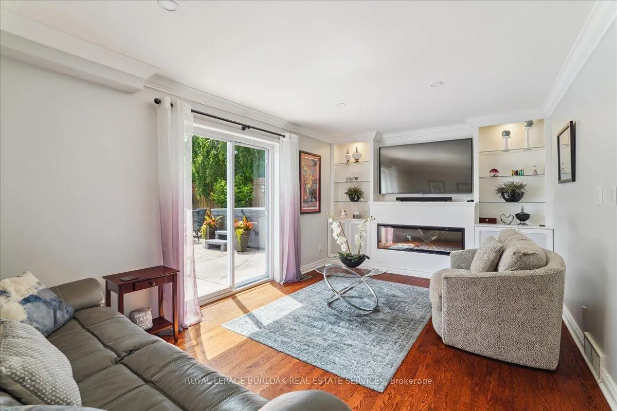 Photo 18 of 510 Fenwick Place, Burlington, Roseland — HOMEH