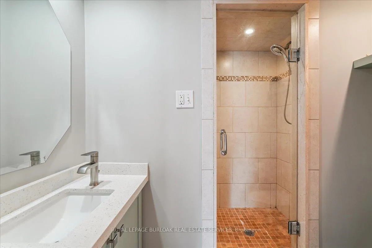 Photo 21 of 510 Fenwick Place, Burlington, Roseland — HOMEH