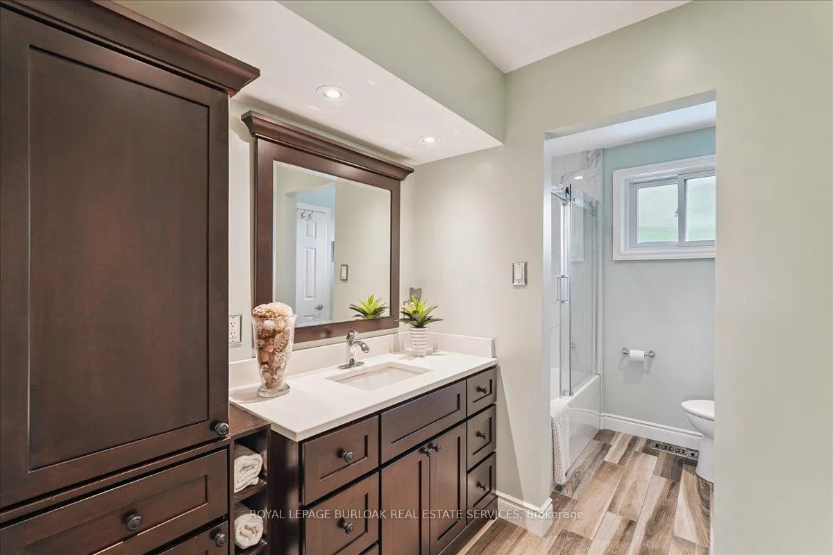 Photo 26 of 510 Fenwick Place, Burlington, Roseland — HOMEH