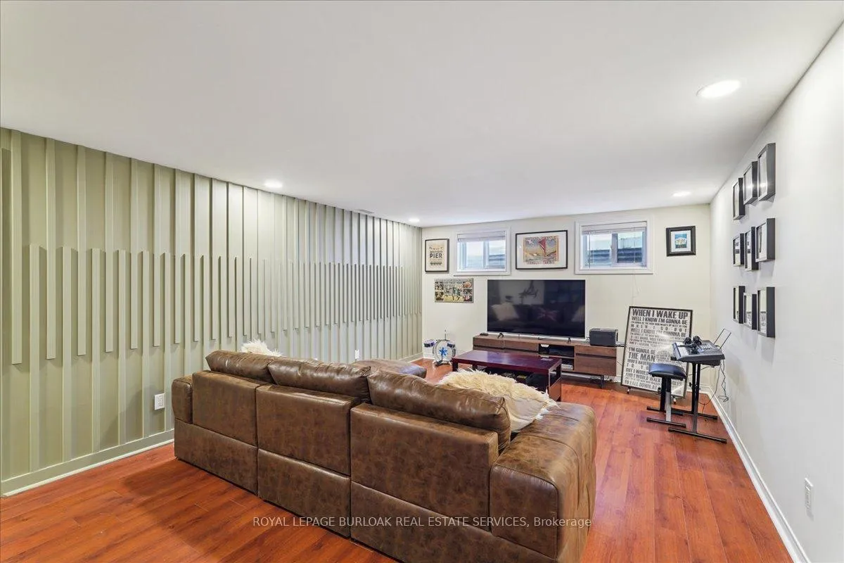 Photo 29 of 510 Fenwick Place, Burlington, Roseland — HOMEH