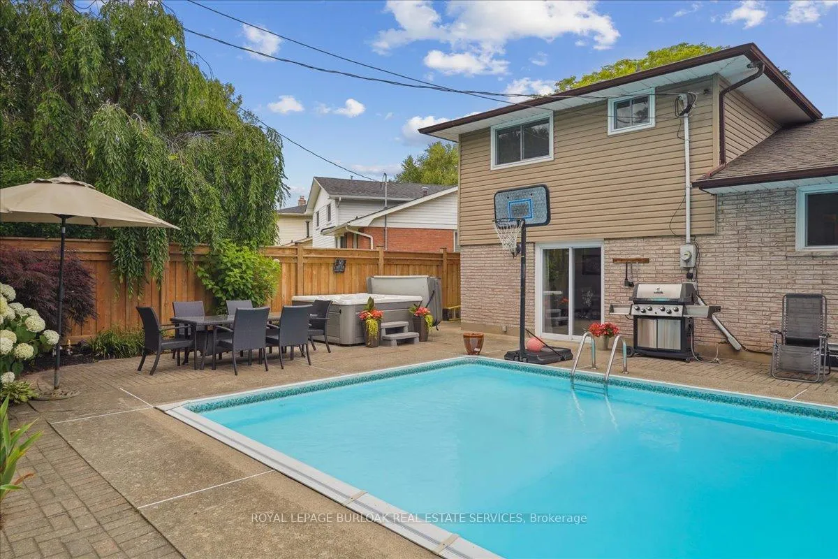 Photo 35 of 510 Fenwick Place, Burlington, Roseland — HOMEH
