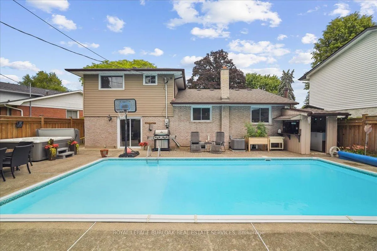 Photo 36 of 510 Fenwick Place, Burlington, Roseland — HOMEH