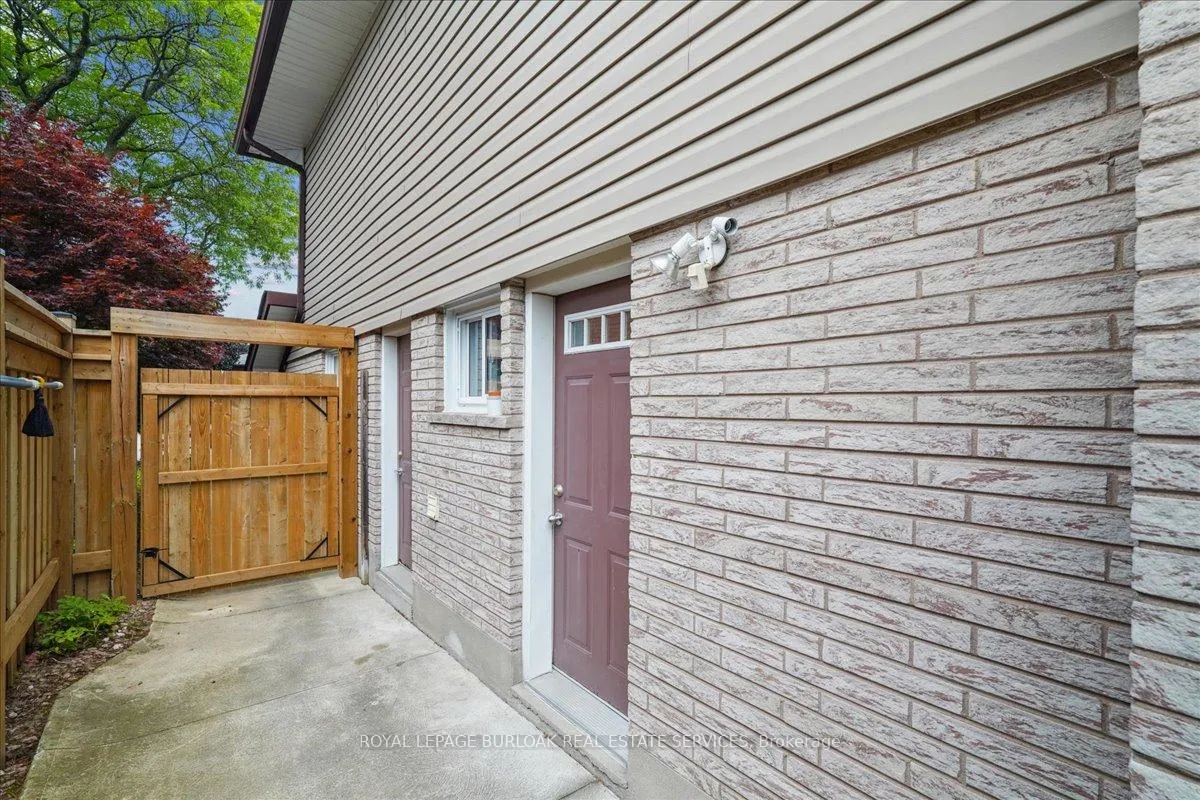 Photo 41 of 510 Fenwick Place, Burlington, Roseland — HOMEH