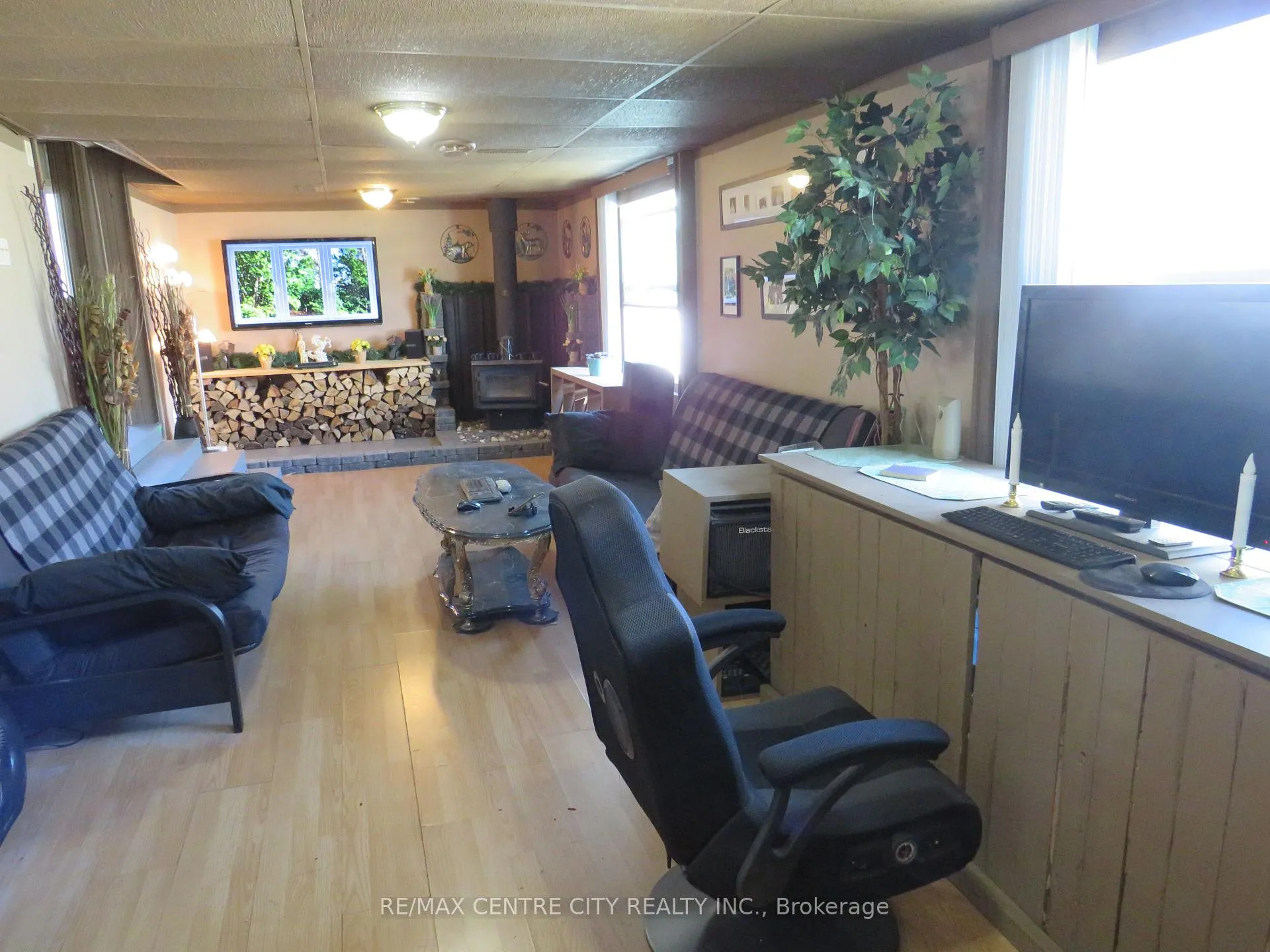 Photo 10 of Unit 4, 3902 Dundas Street E, Thames Centre, Rural Thames Centre — HOMEH