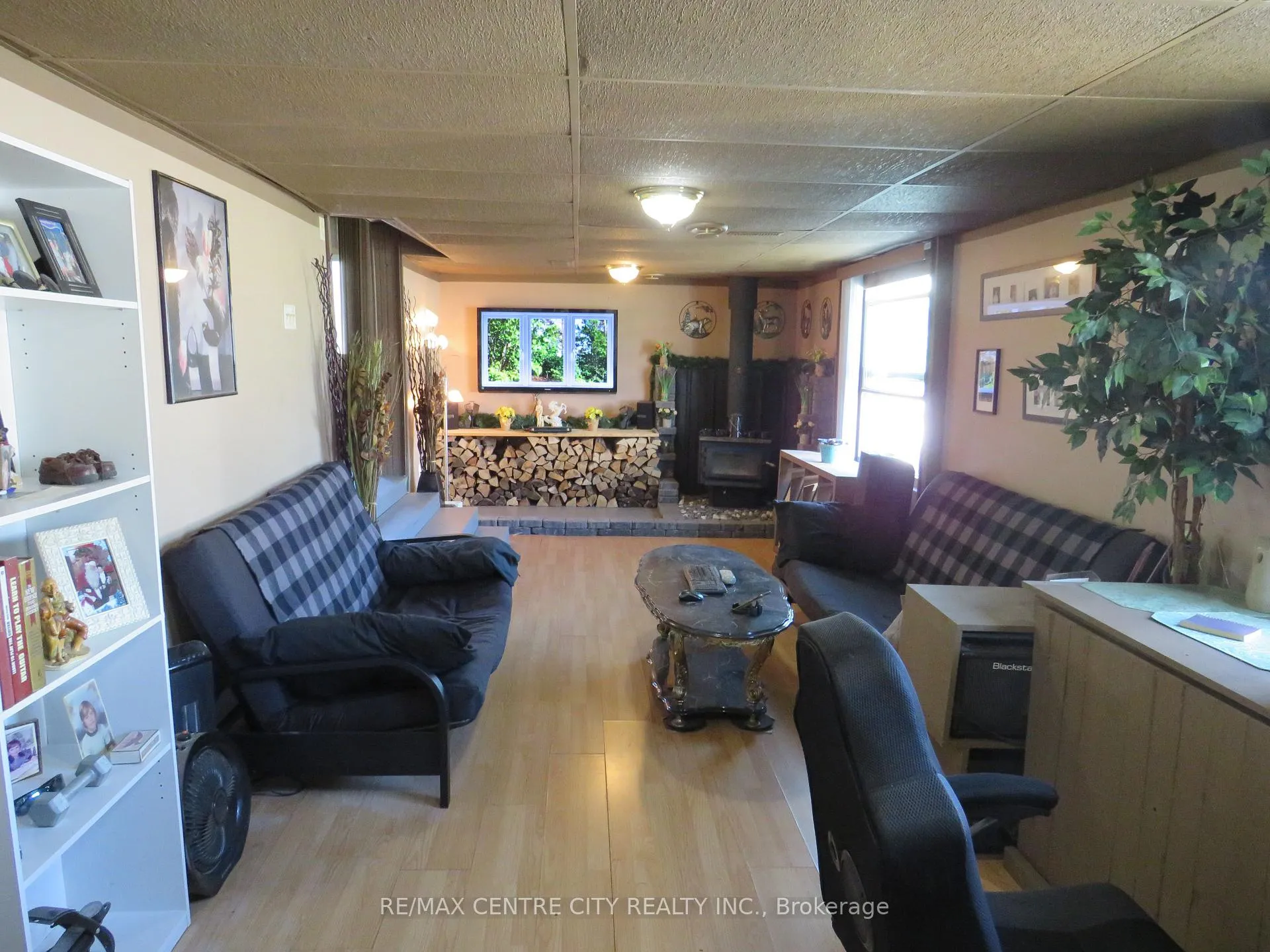 Photo 12 of Unit 4, 3902 Dundas Street E, Thames Centre, Rural Thames Centre — HOMEH
