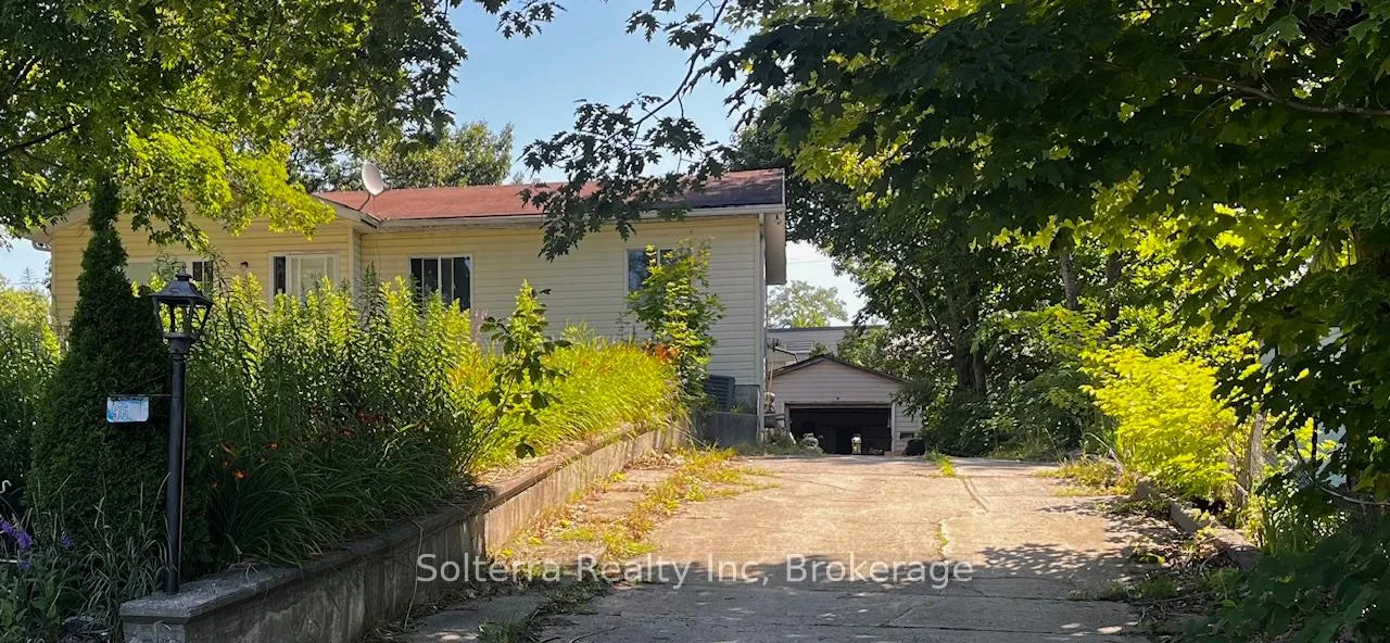 Photo 2 of 960 First Street S, Gravenhurst, Muskoka (S) — HOMEH