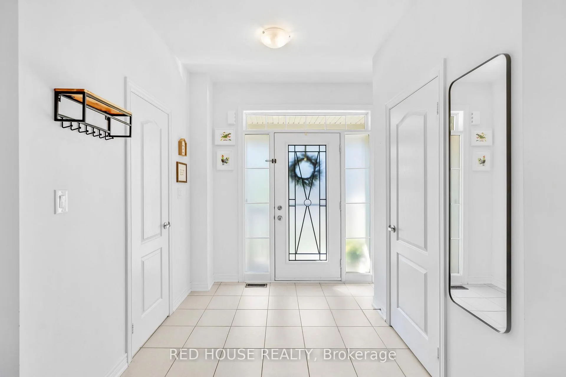 Photo 3 of 58 Hager Creek Terrace, Hamilton, Waterdown — HOMEH