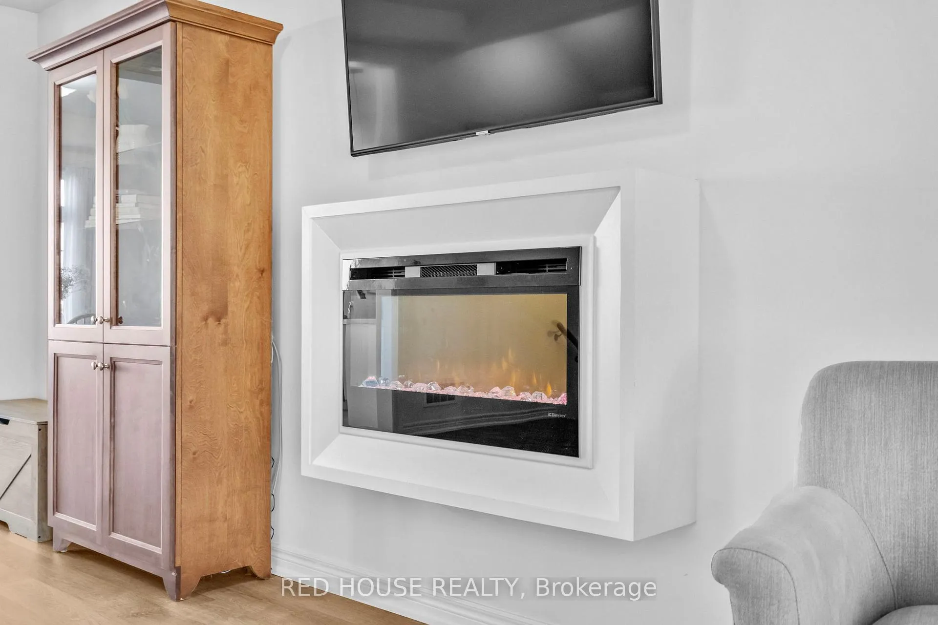 Photo 8 of 58 Hager Creek Terrace, Hamilton, Waterdown — HOMEH