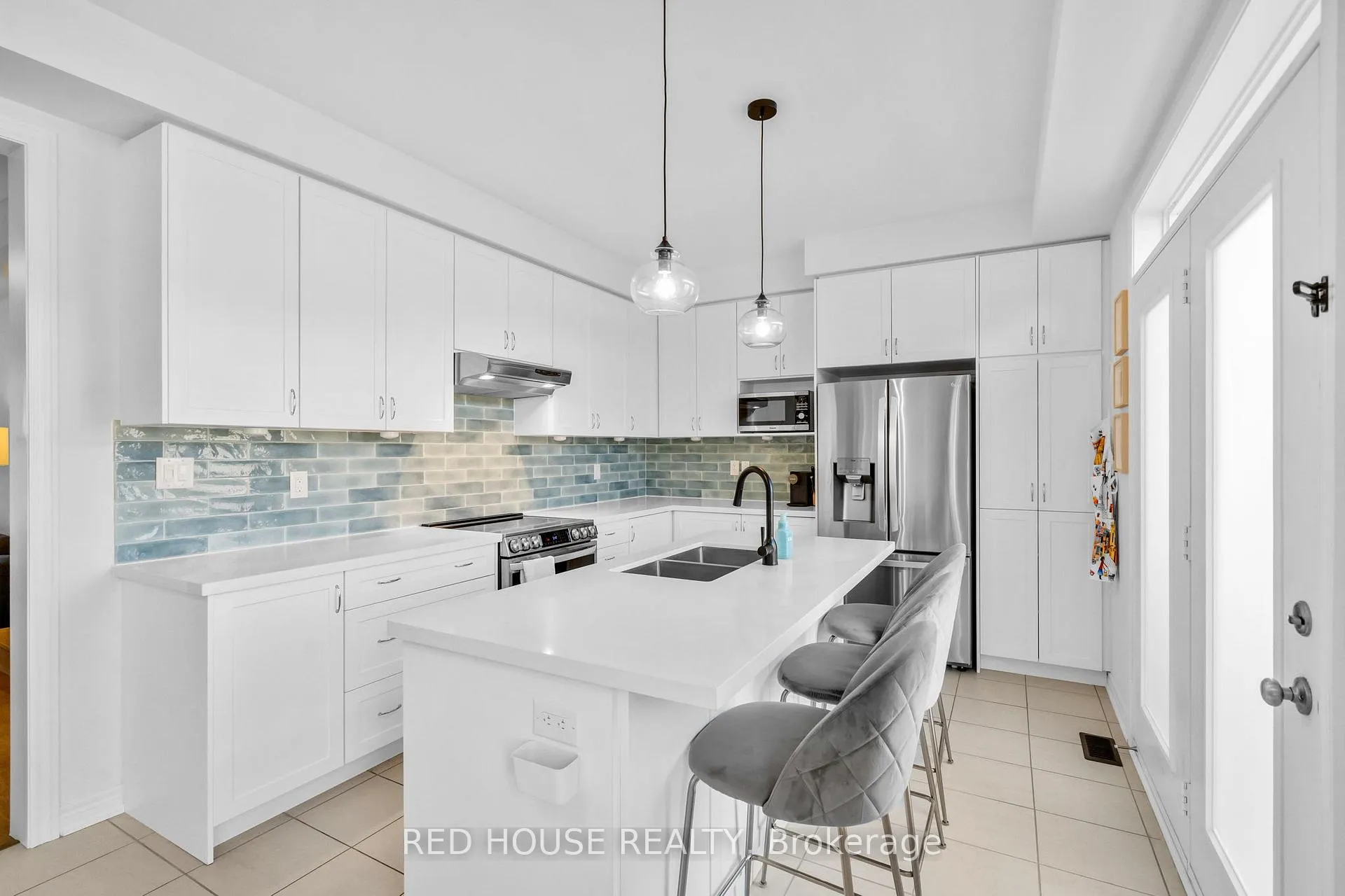 Photo 17 of 58 Hager Creek Terrace, Hamilton, Waterdown — HOMEH
