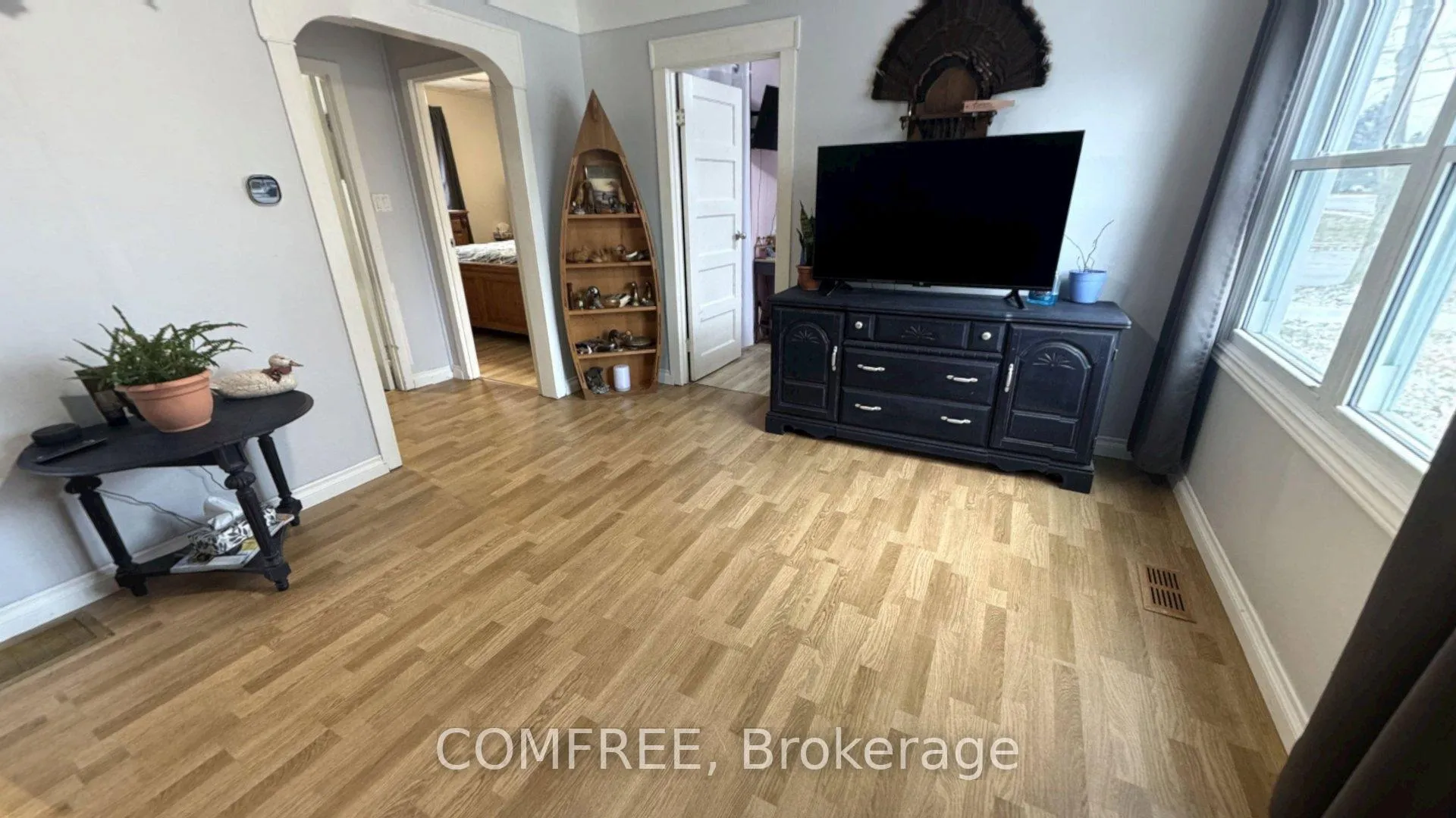 Photo 3 of 22 Bond Avenue, Chatham-Kent, Tilbury — HOMEH