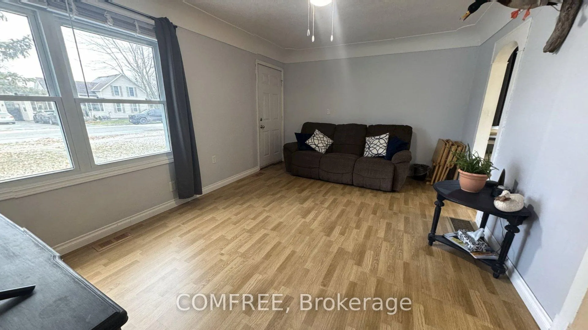 Photo 5 of 22 Bond Avenue, Chatham-Kent, Tilbury — HOMEH