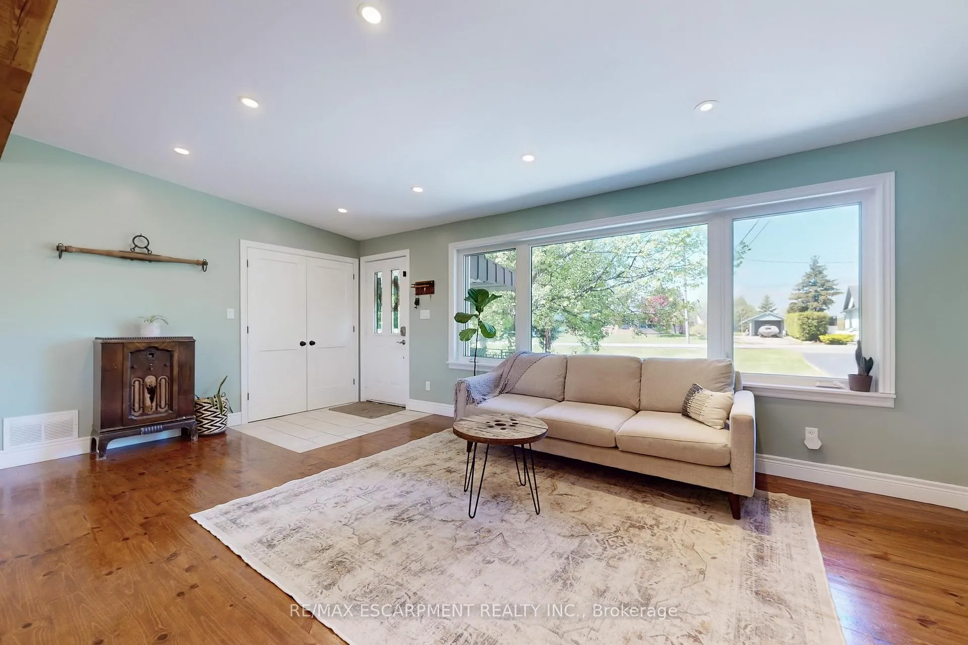 Photo 7 of 14 Algonquin Avenue, Hamilton, Greensville — HOMEH