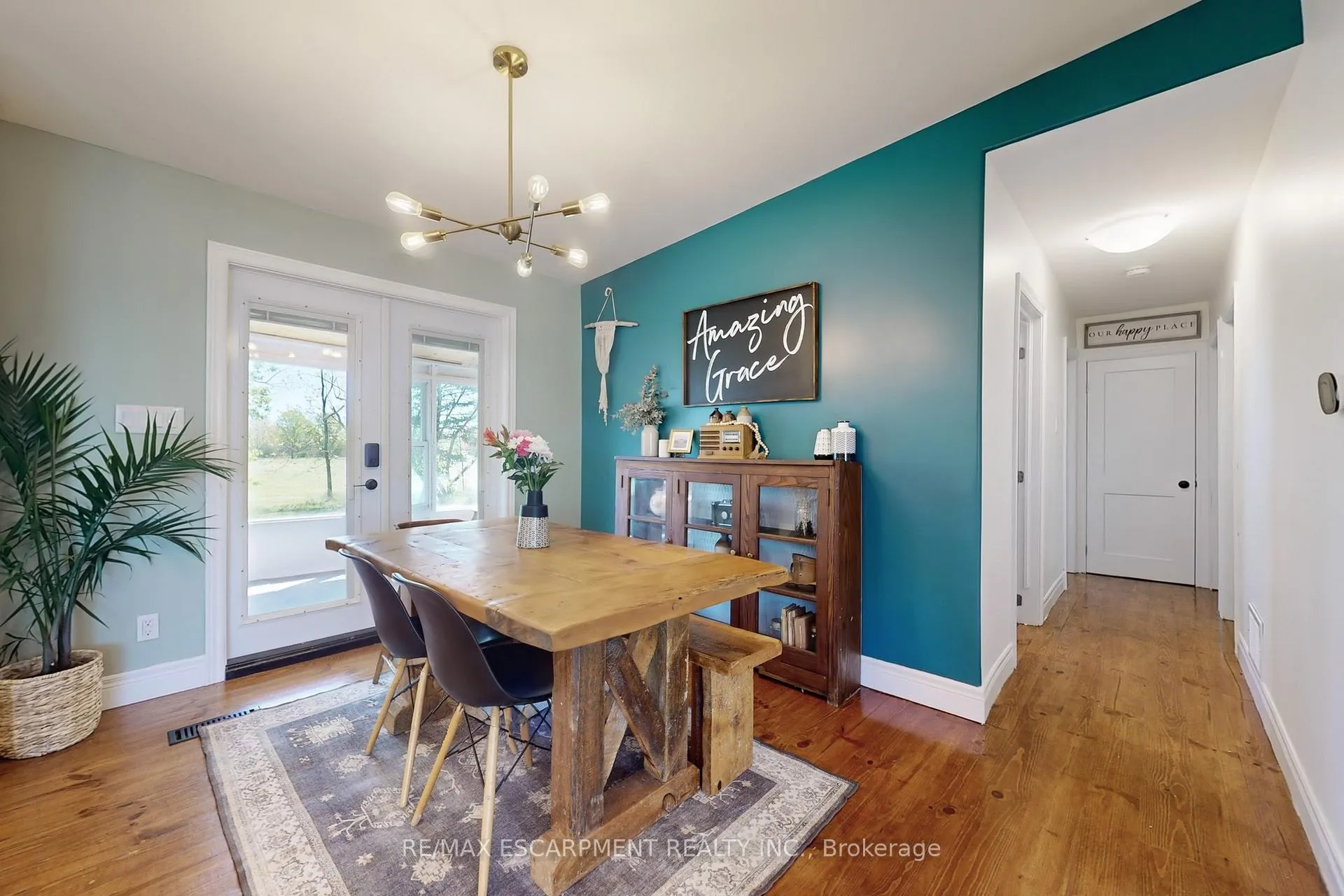 Photo 12 of 14 Algonquin Avenue, Hamilton, Greensville — HOMEH