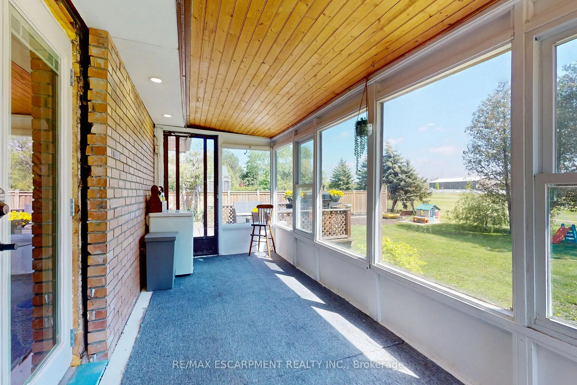 Photo 14 of 14 Algonquin Avenue, Hamilton, Greensville — HOMEH